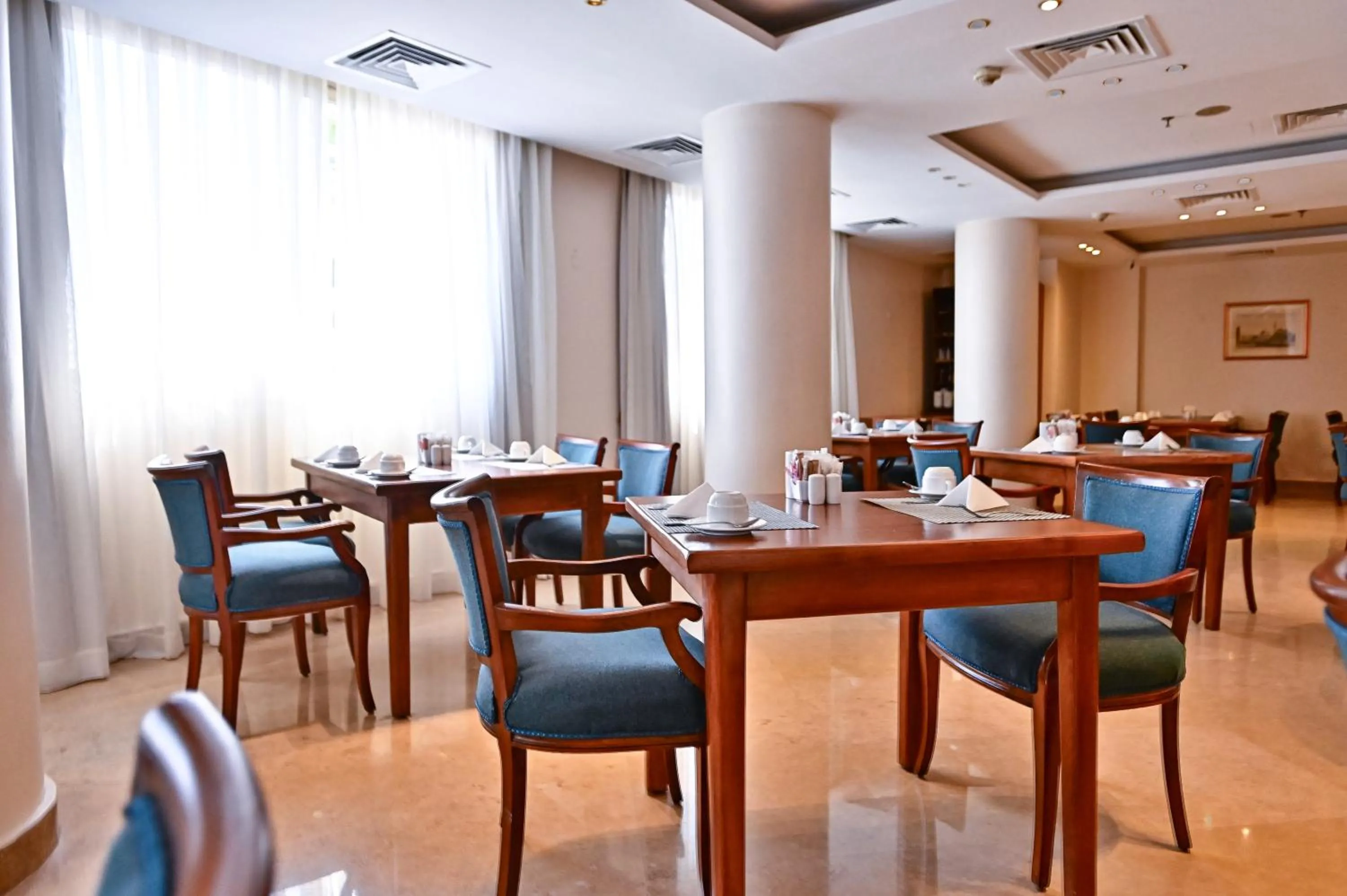 Restaurant/places to eat in Swiss Inn Nile Hotel