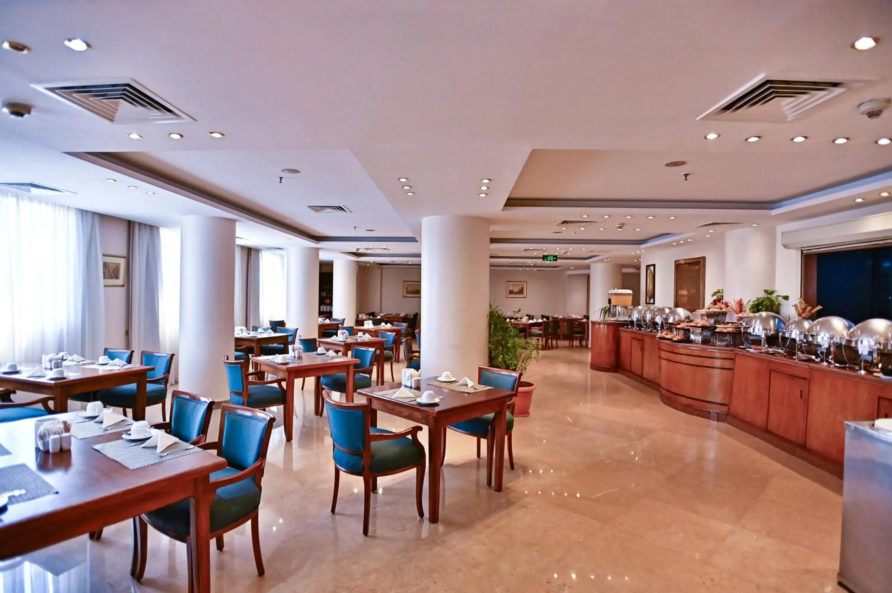 Restaurant/places to eat in Swiss Inn Nile Hotel