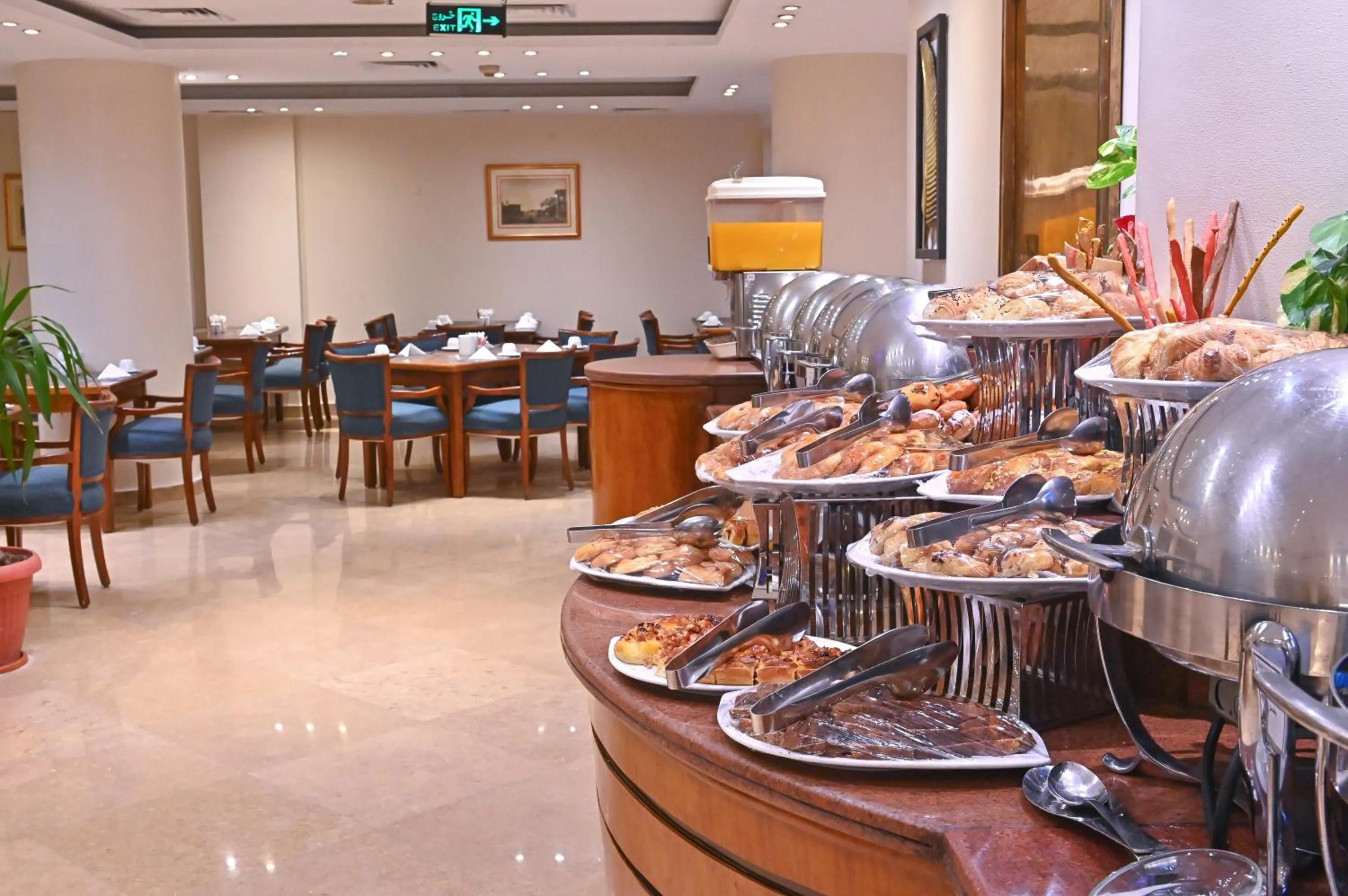 Restaurant/places to eat in Swiss Inn Nile Hotel