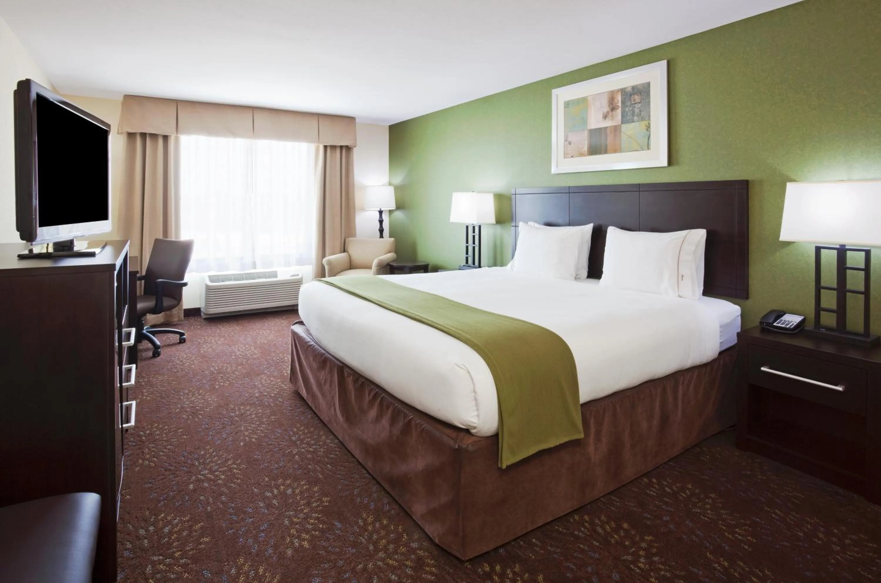 Bedroom, Bed in Holiday Inn Express & Suites Aberdeen by IHG