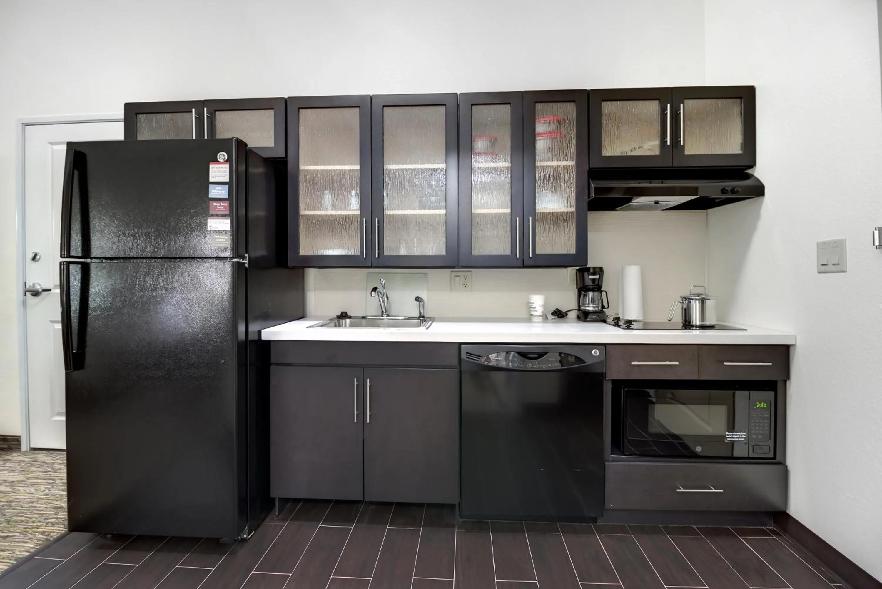 Kitchen or kitchenette in Candlewood Suites Waco by IHG