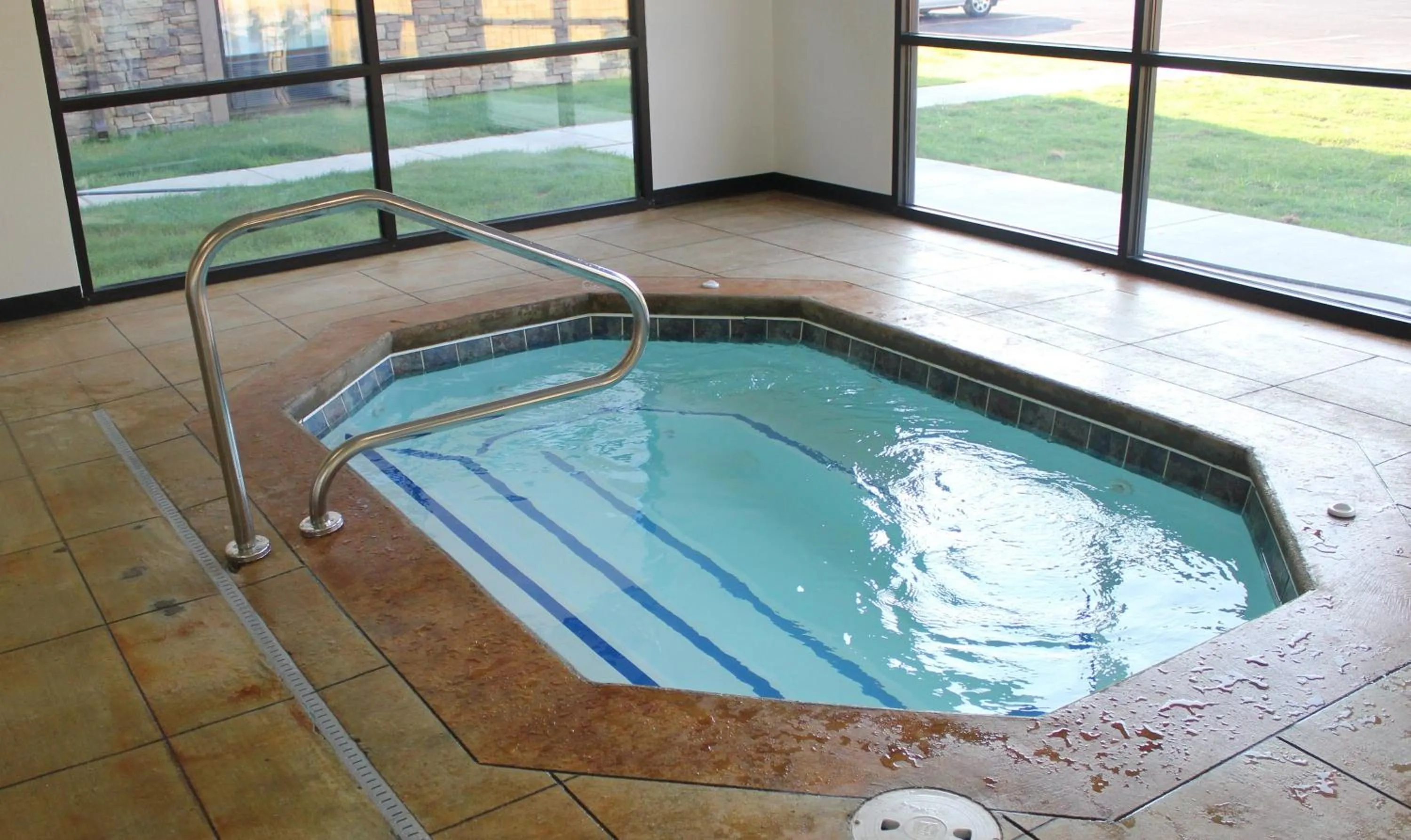 Swimming pool in Holiday Inn Express & Suites Arkadelphia - Caddo Valley by IHG