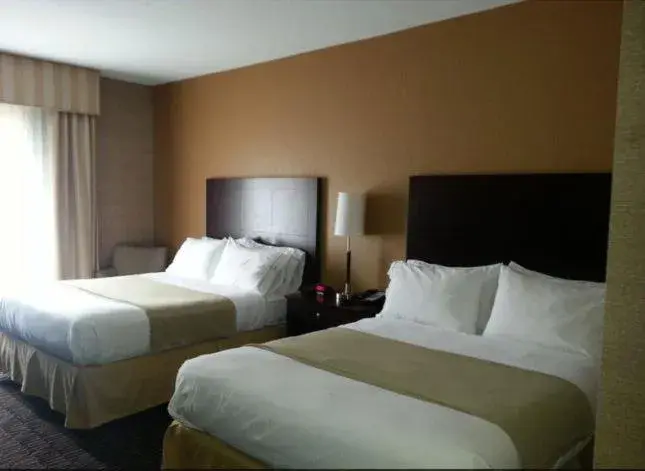Queen Room with Two Queen Beds- Hearing Accessible Roll in Shower/Non-Smoking in Holiday Inn Express & Suites Arkadelphia - Caddo Valley by IHG Queen Room with Two Queen Beds- Hearing Accessible Roll in Shower/Non-Smoking in Holiday Inn Express & Suites Arkadelphia - Caddo Valley by IHG