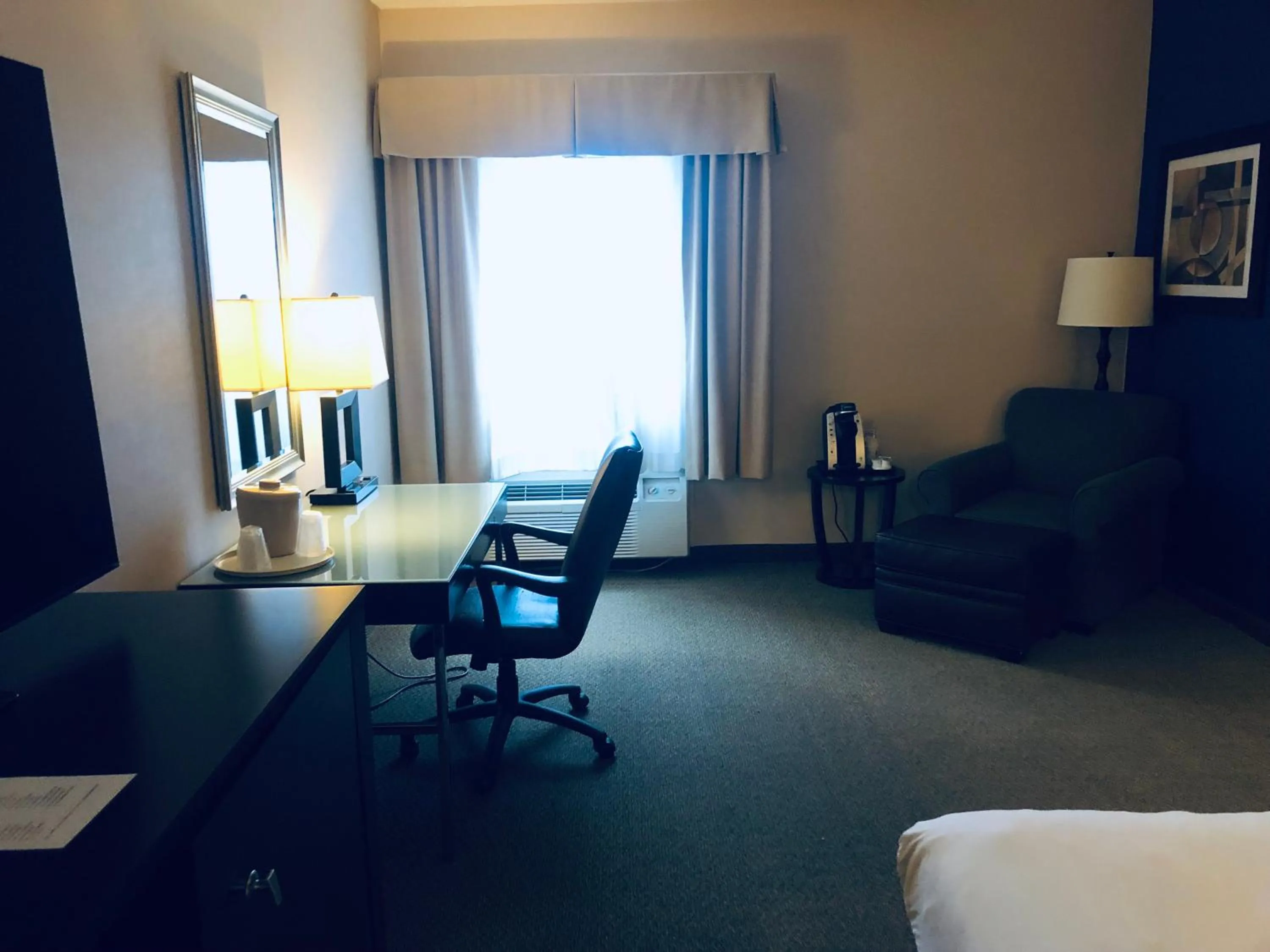 Photo of the whole room in Wingate by Wyndham Ashland