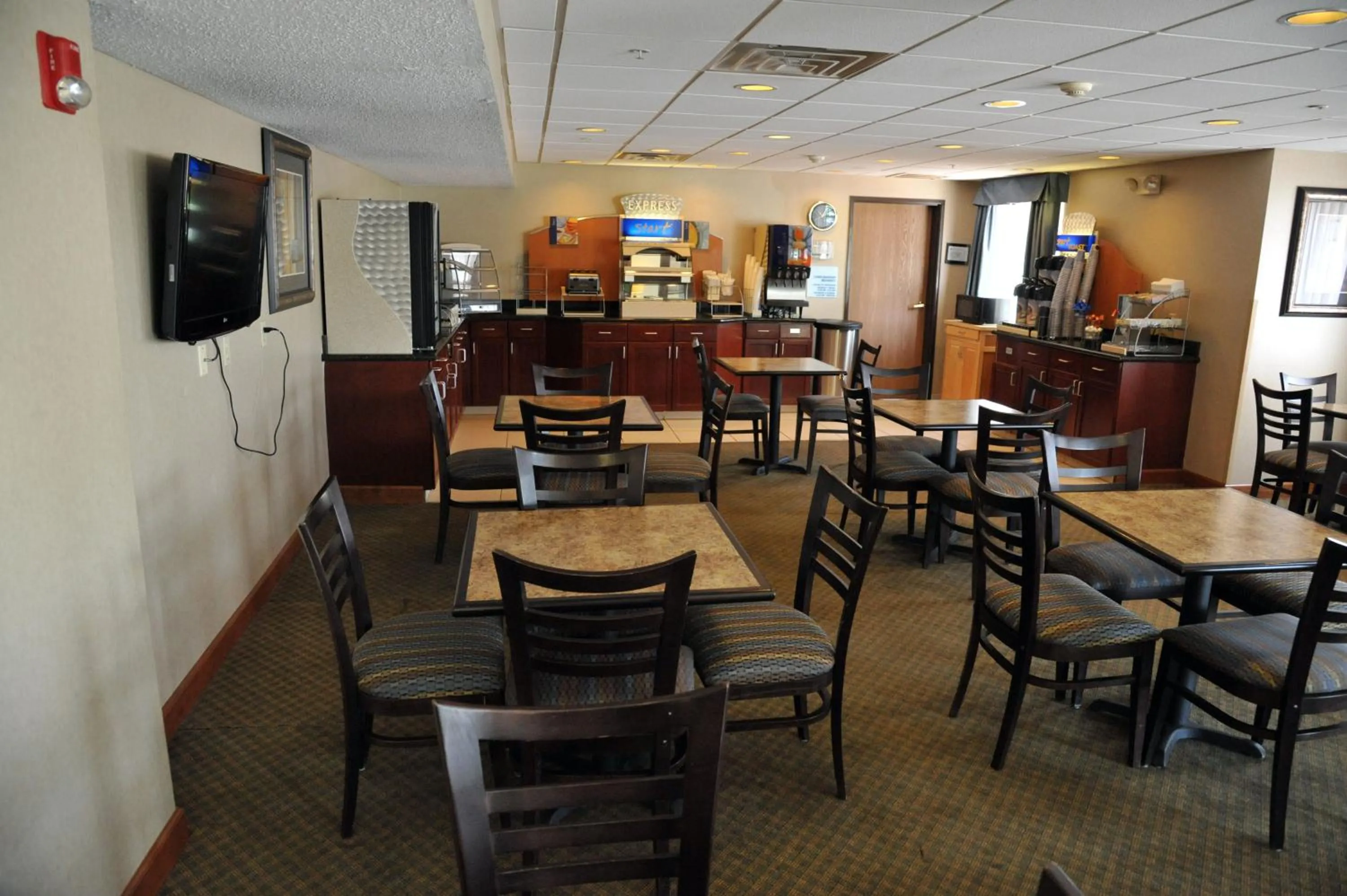 Breakfast in Wingate by Wyndham Ashland