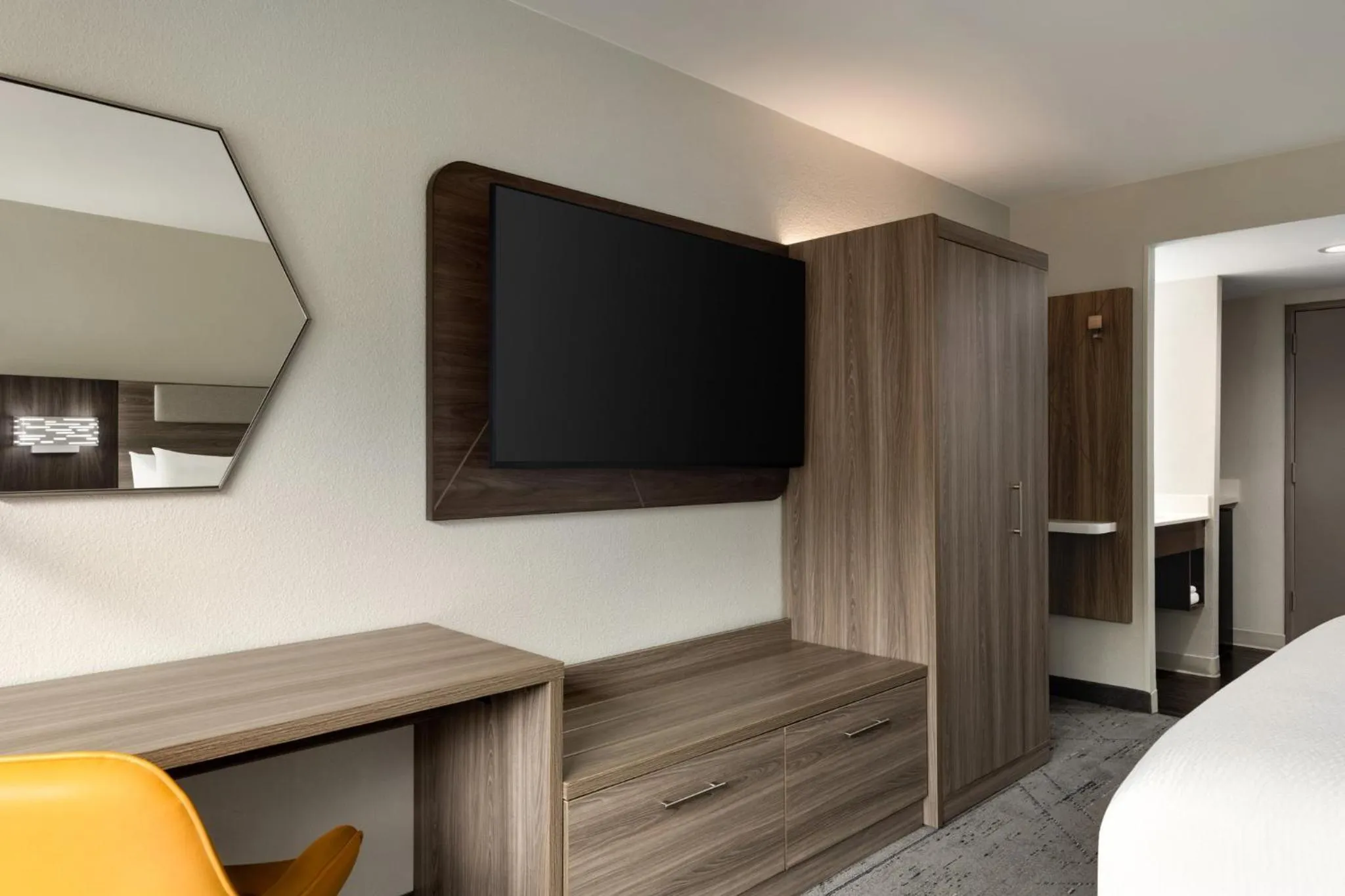 Photo of the whole room, Bed in Holiday Inn Express - Atlanta-Kennesaw by IHG