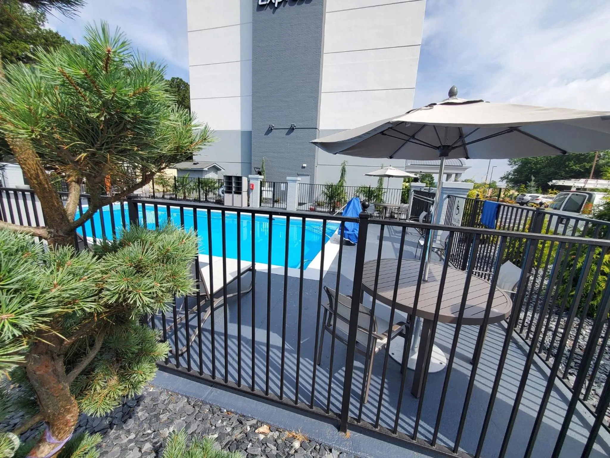 Swimming pool in Holiday Inn Express - Atlanta-Kennesaw by IHG