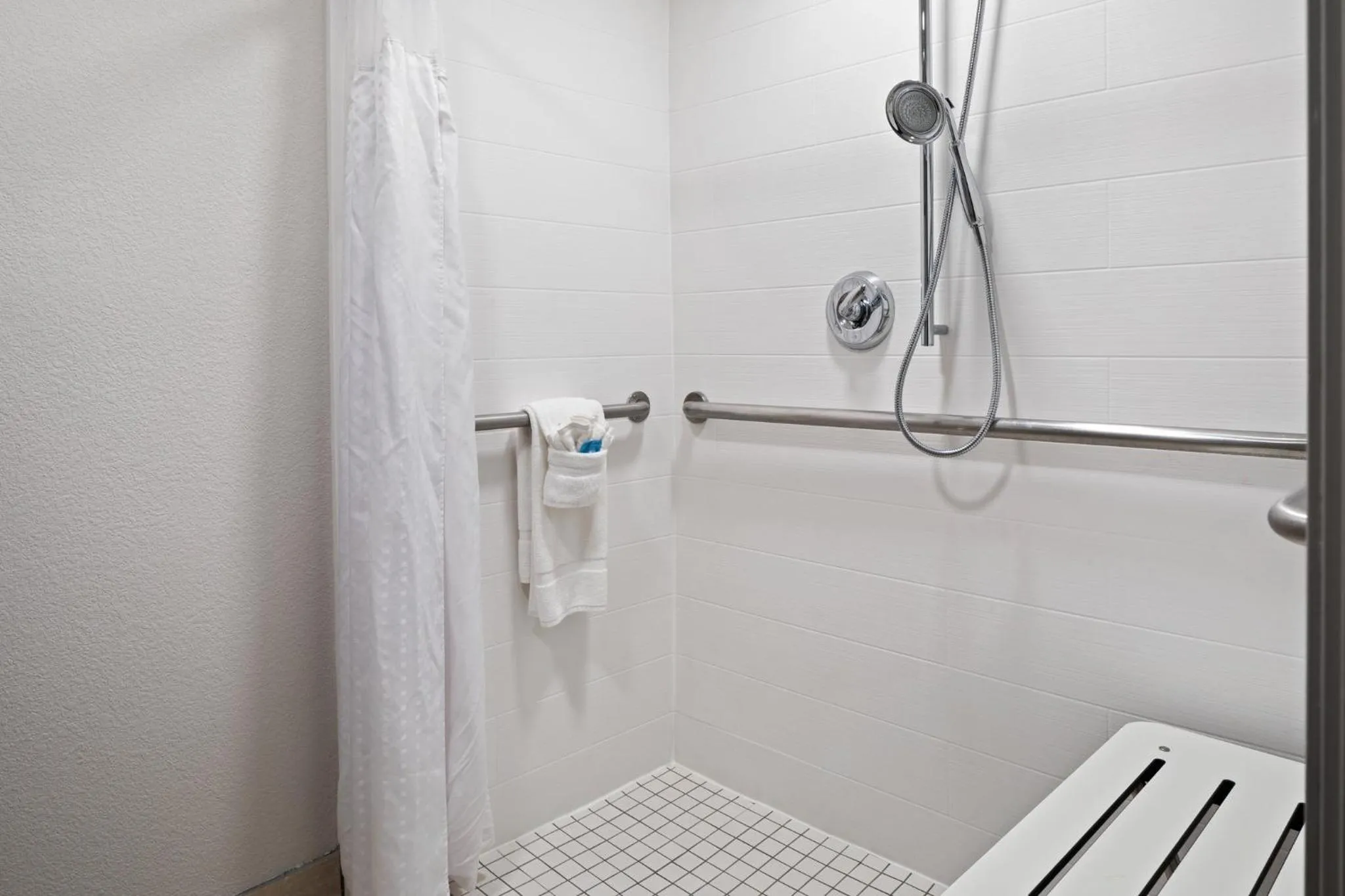 Photo of the whole room in Holiday Inn Express - Atlanta-Kennesaw by IHG