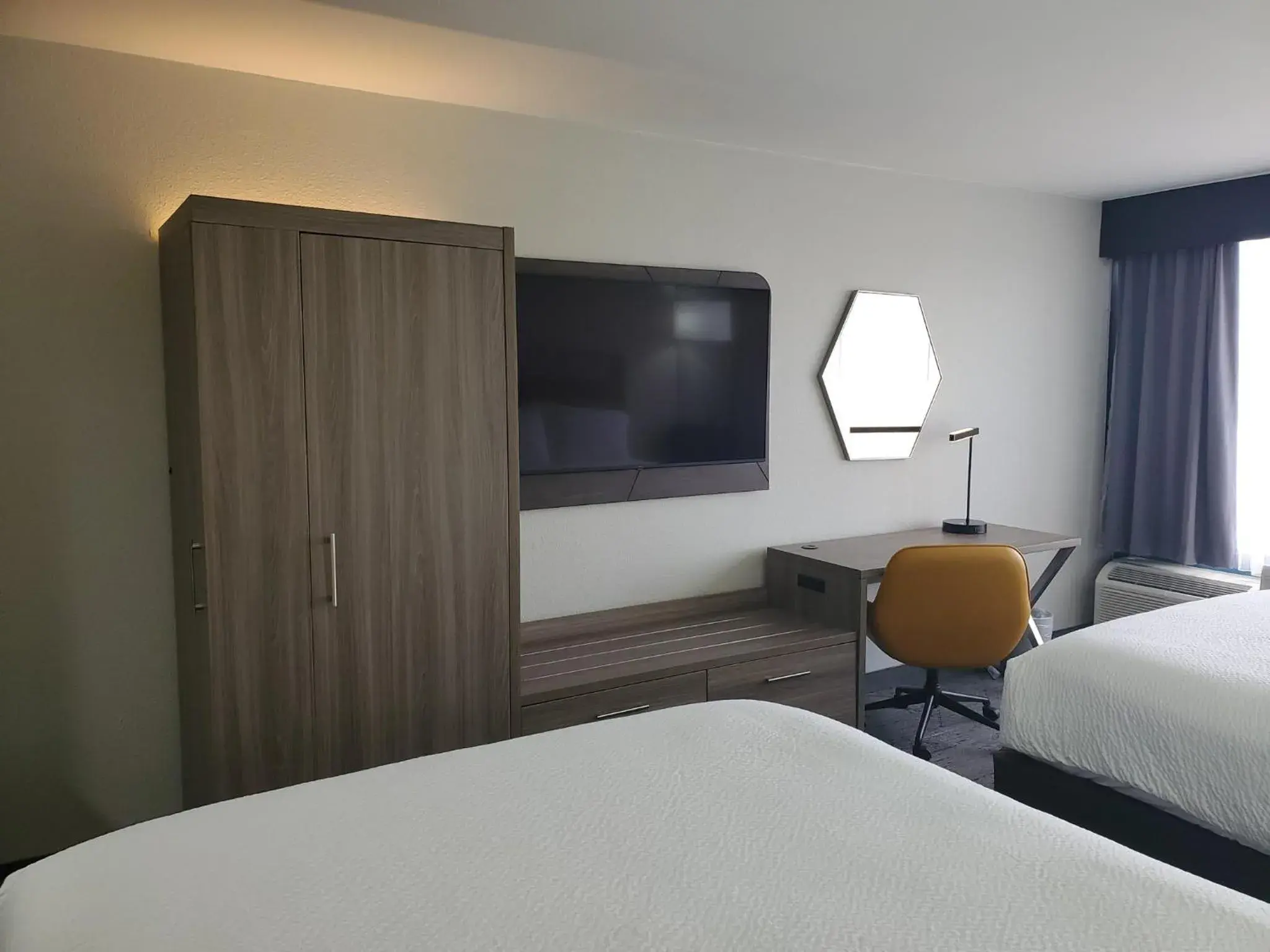 Standard Room with Two Queen Beds in Holiday Inn Express - Atlanta-Kennesaw by IHG Standard Room with Two Queen Beds in Holiday Inn Express - Atlanta-Kennesaw by IHG