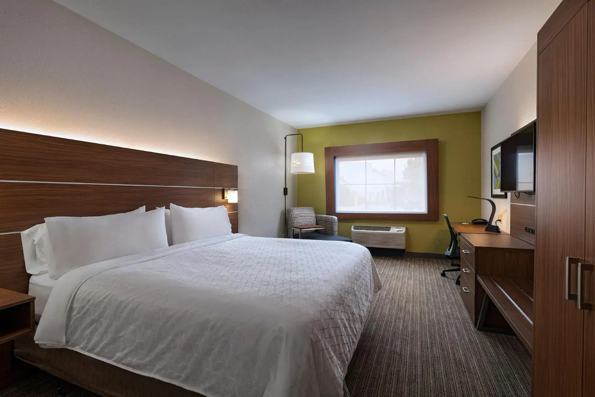 Standard King Room in Holiday Inn Express & Suites Cedar Park (Nw Austin) by IHG Standard King Room in Holiday Inn Express & Suites Cedar Park (Nw Austin) by IHG