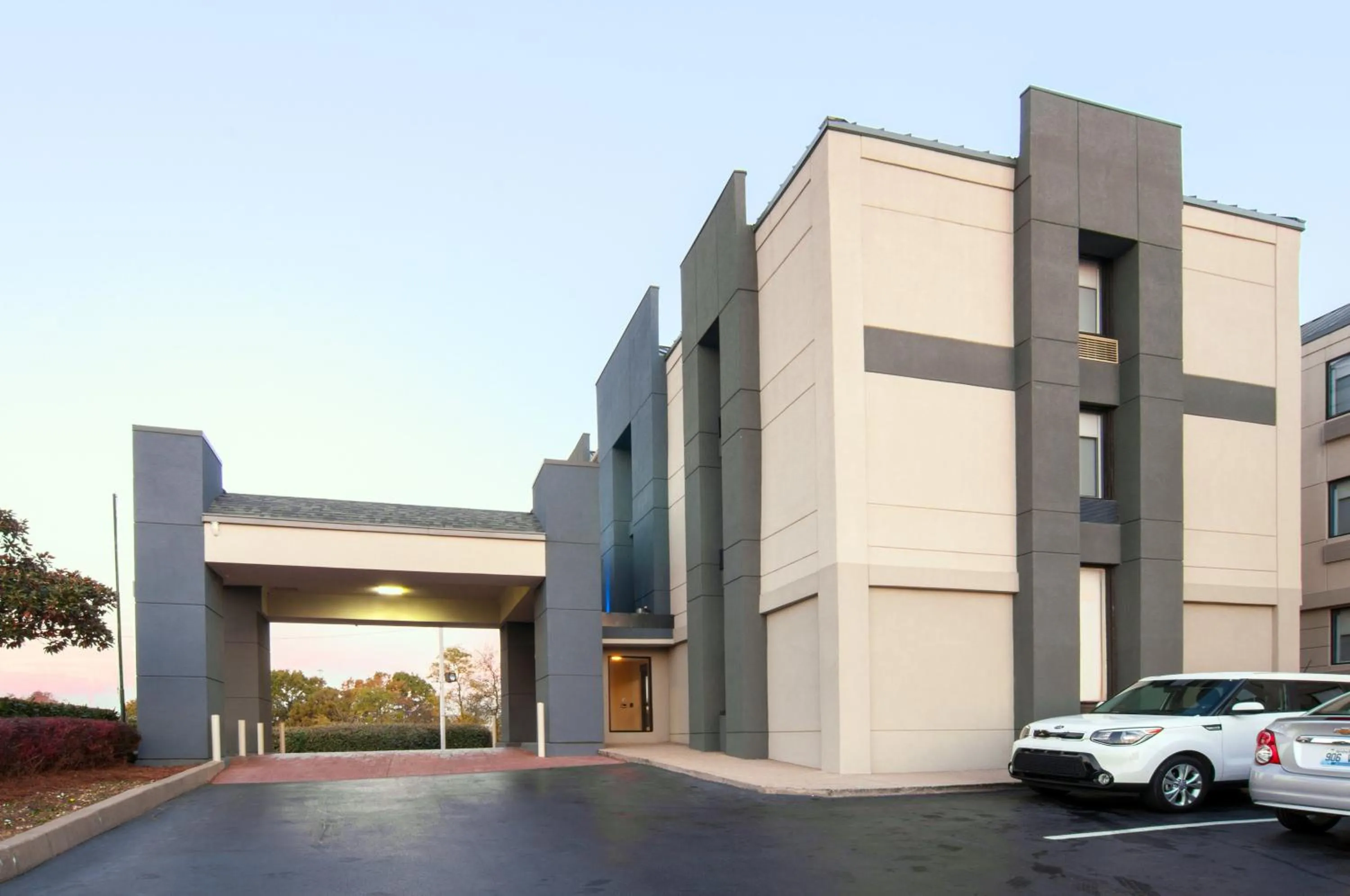 Property building in Holiday Inn Express & Suites Nashville-I-40 & I-24(Spence Lane) by IHG