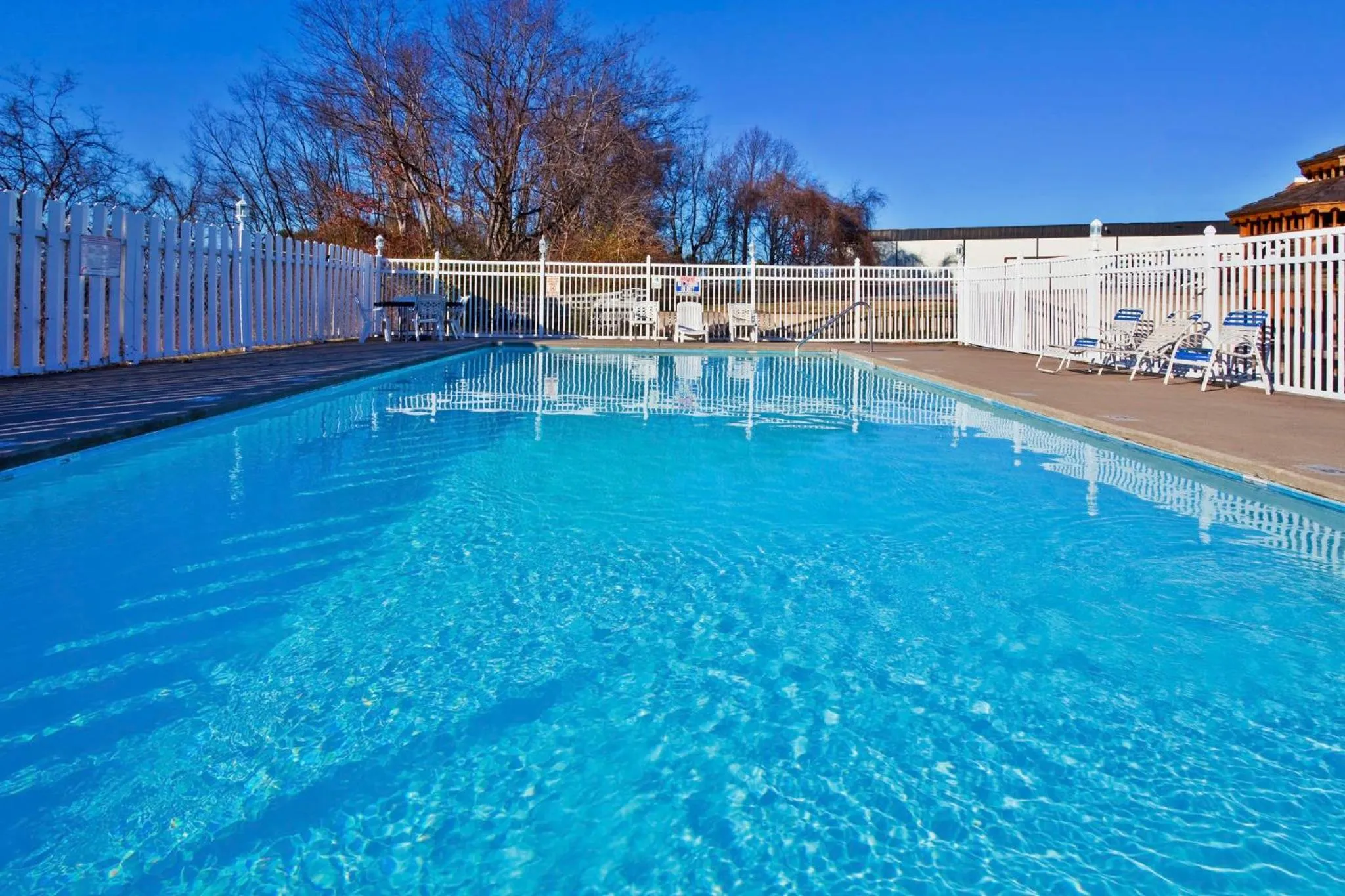 Swimming pool in Holiday Inn Express & Suites Nashville-I-40 & I-24(Spence Lane) by IHG