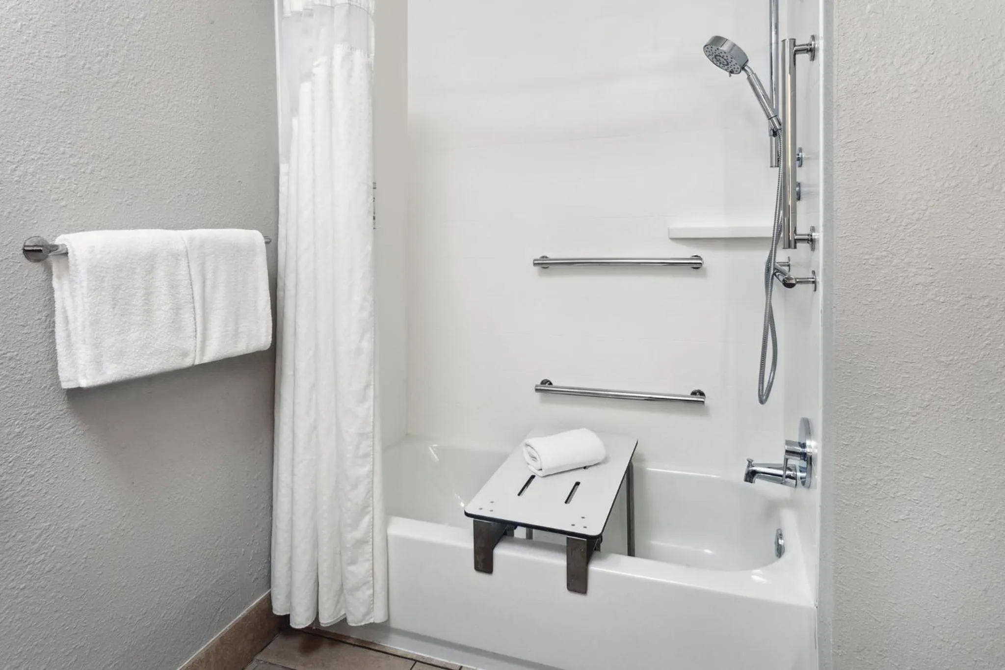 Photo of the whole room in Holiday Inn Express Cleveland Airport - Brook Park by IHG