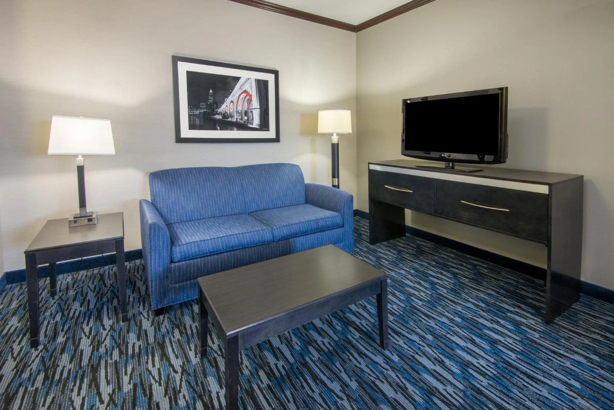 Bedroom in Holiday Inn Express Cleveland Airport - Brook Park by IHG