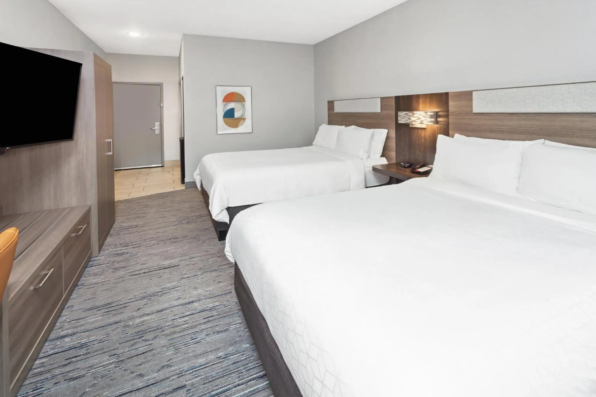 Photo of the whole room, Bed in Holiday Inn Express Cleveland Airport - Brook Park by IHG