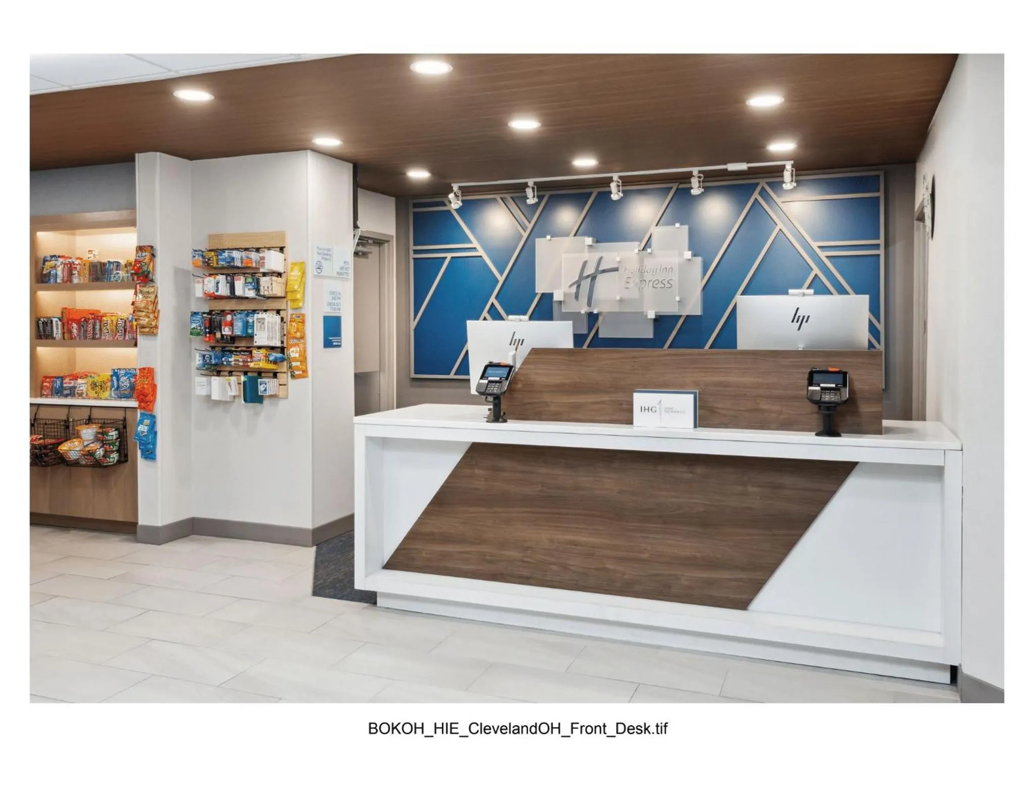 Lobby or reception in Holiday Inn Express Cleveland Airport - Brook Park by IHG