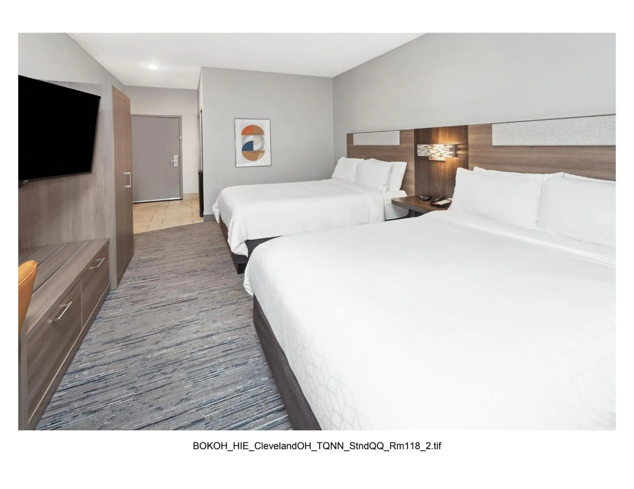 Bed in Holiday Inn Express Cleveland Airport - Brook Park by IHG
