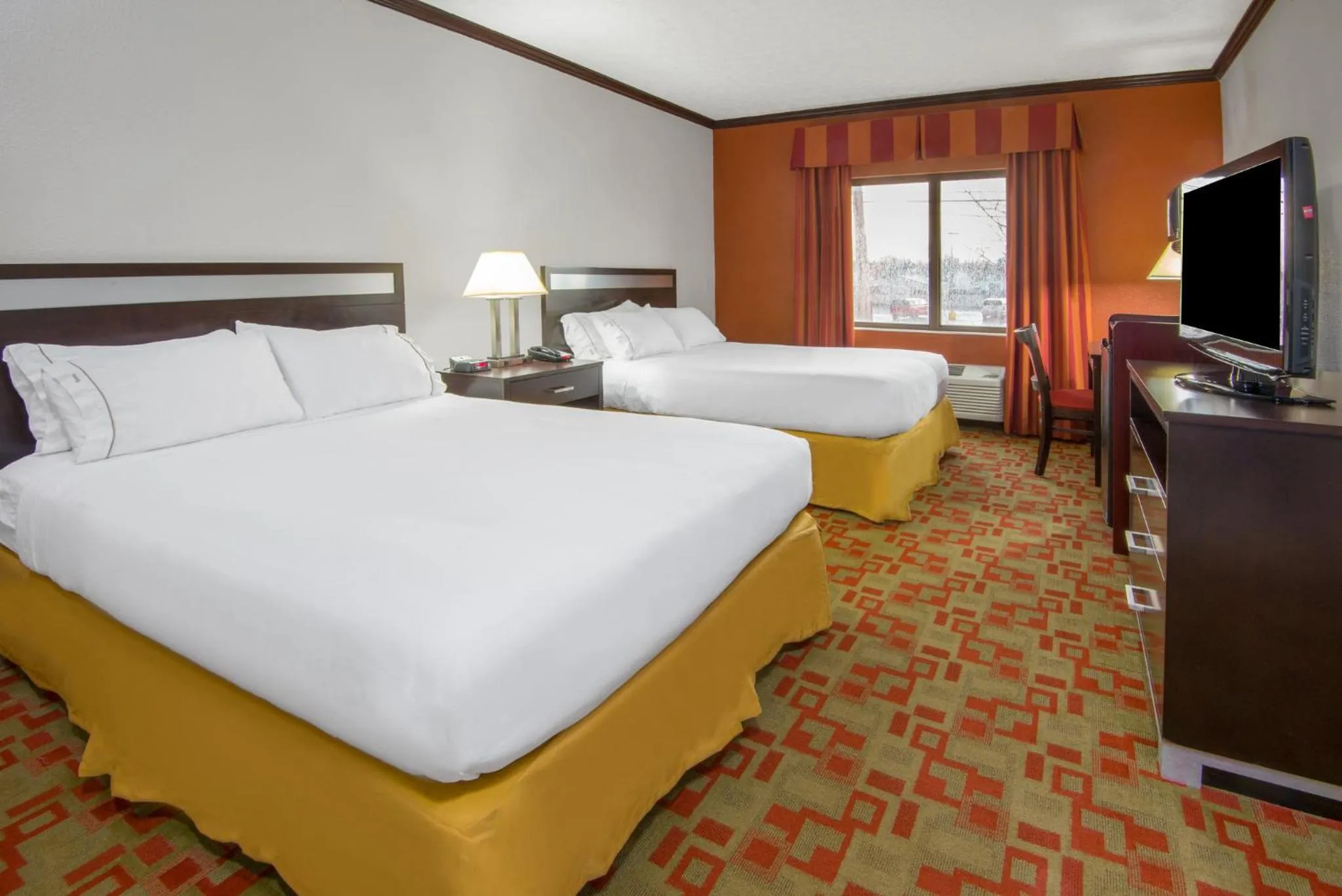 Photo of the whole room, Bed in Holiday Inn Express Cleveland Airport - Brook Park by IHG