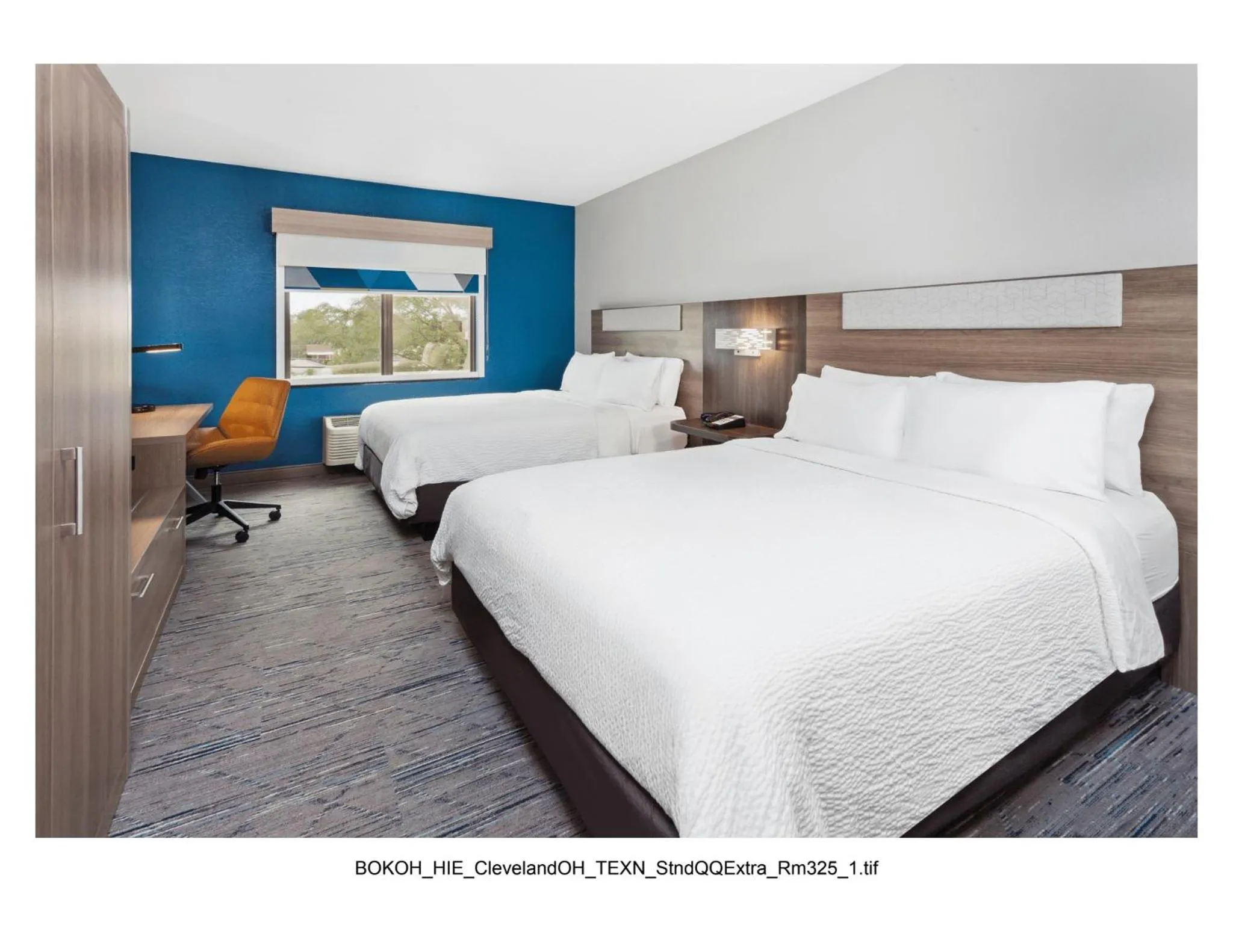 Bed in Holiday Inn Express Cleveland Airport - Brook Park by IHG