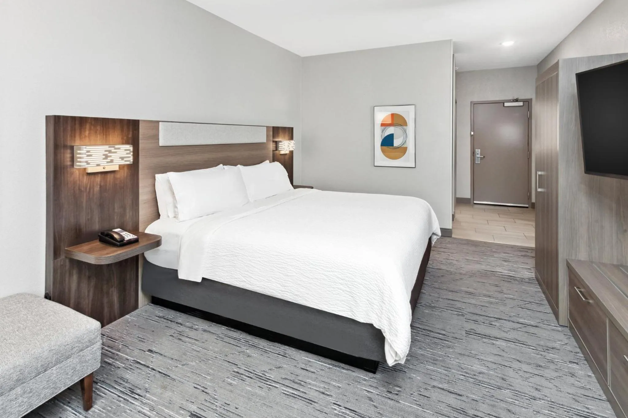 Photo of the whole room, Bed in Holiday Inn Express Cleveland Airport - Brook Park by IHG
