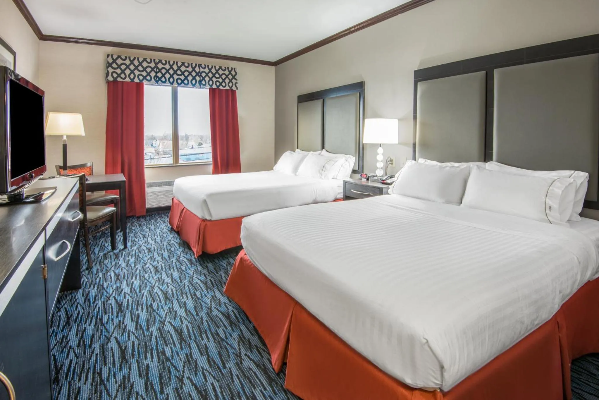 Photo of the whole room, Bed in Holiday Inn Express Cleveland Airport - Brook Park by IHG