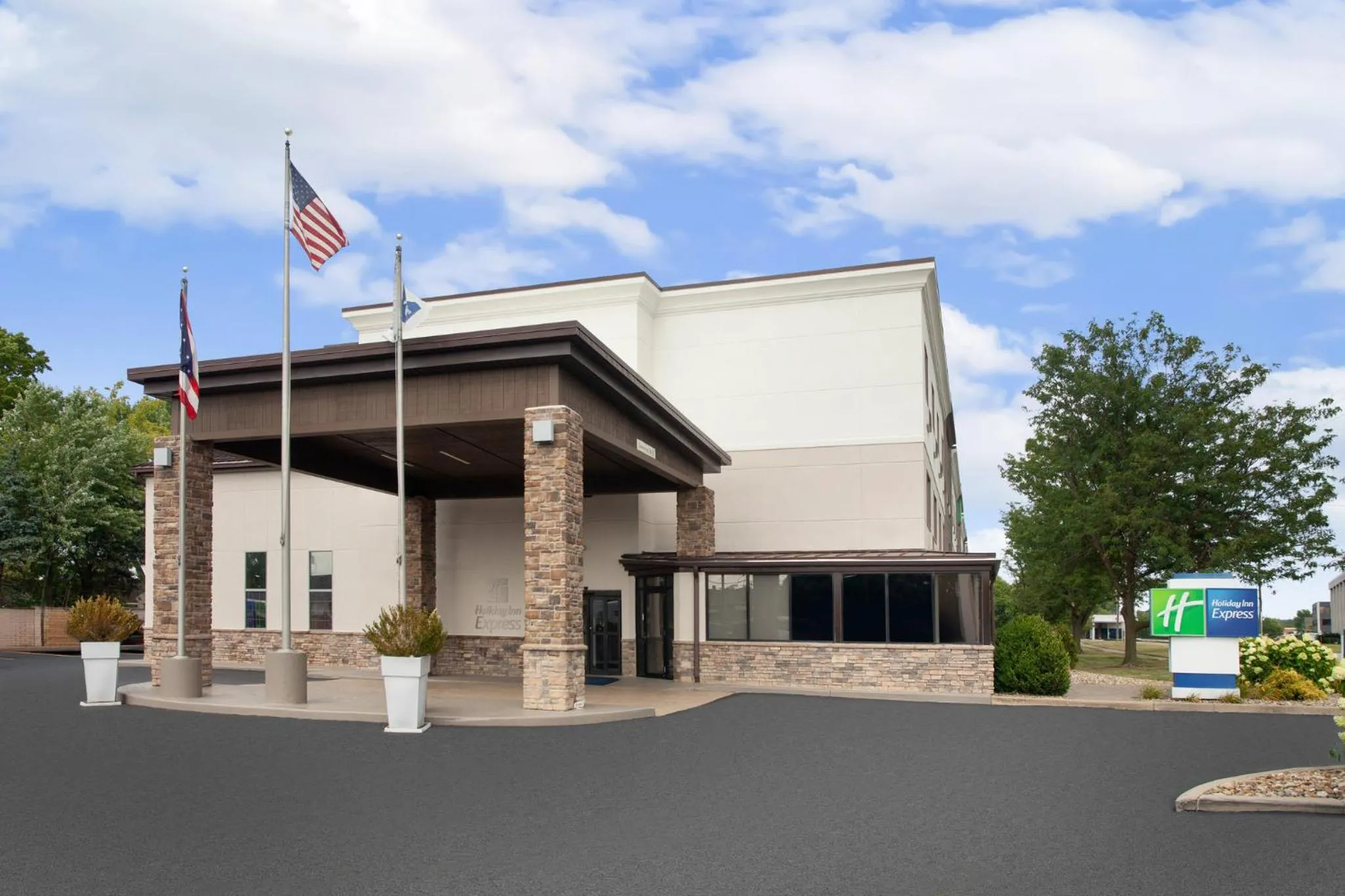 Property building in Holiday Inn Express Cleveland Airport - Brook Park by IHG