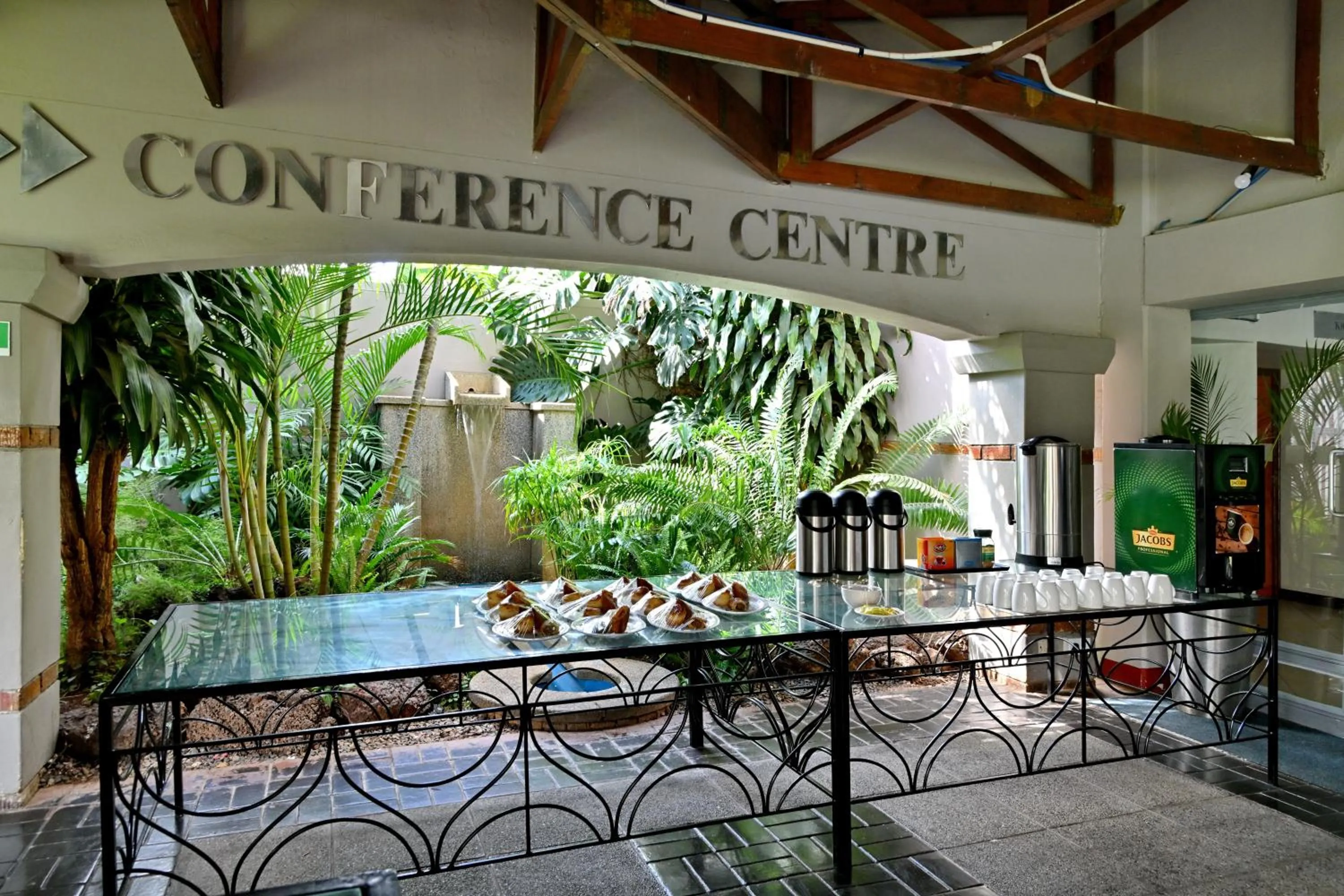 Meeting/conference room in Holiday Inn - Bulawayo by IHG