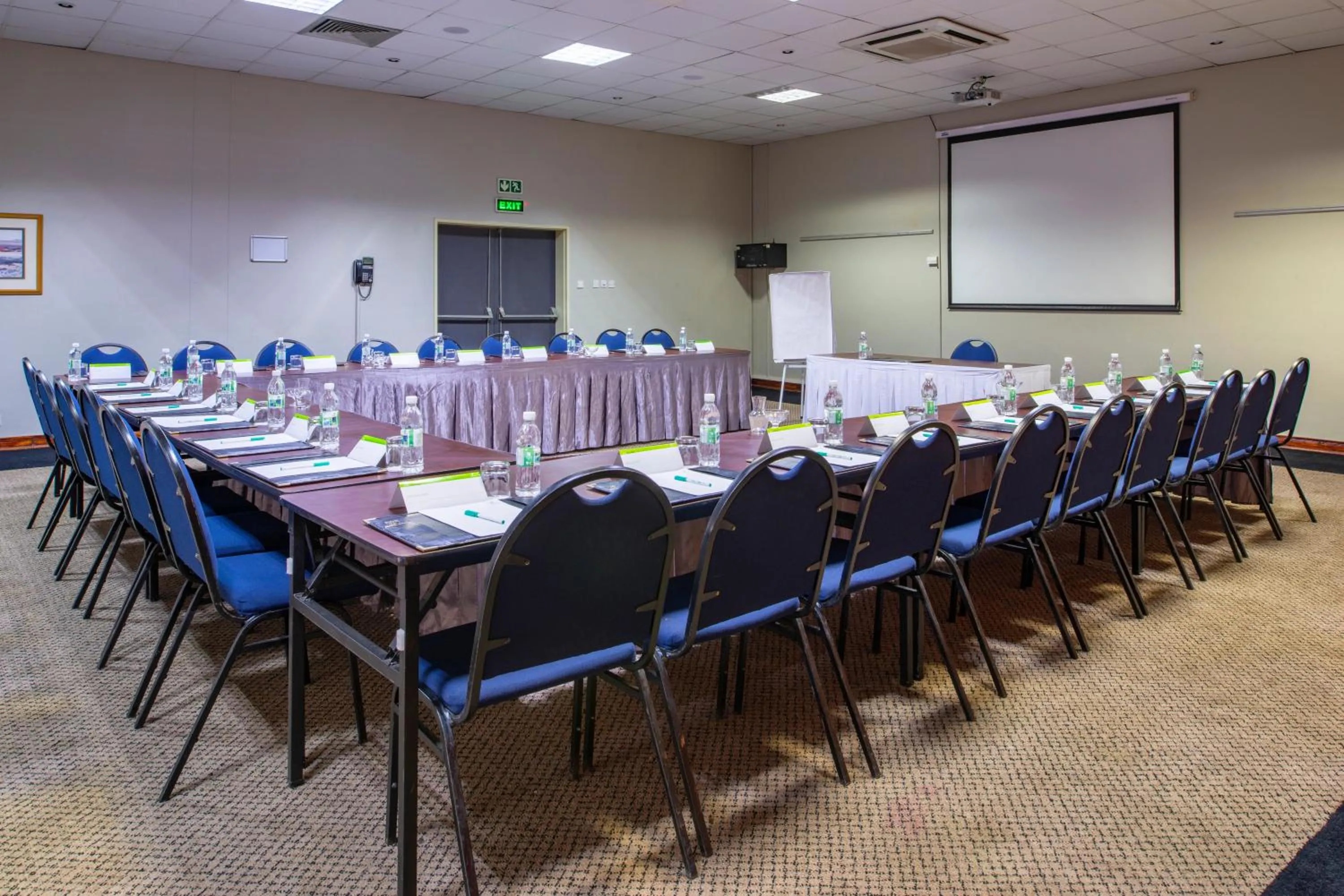 Meeting/conference room in Holiday Inn - Bulawayo by IHG