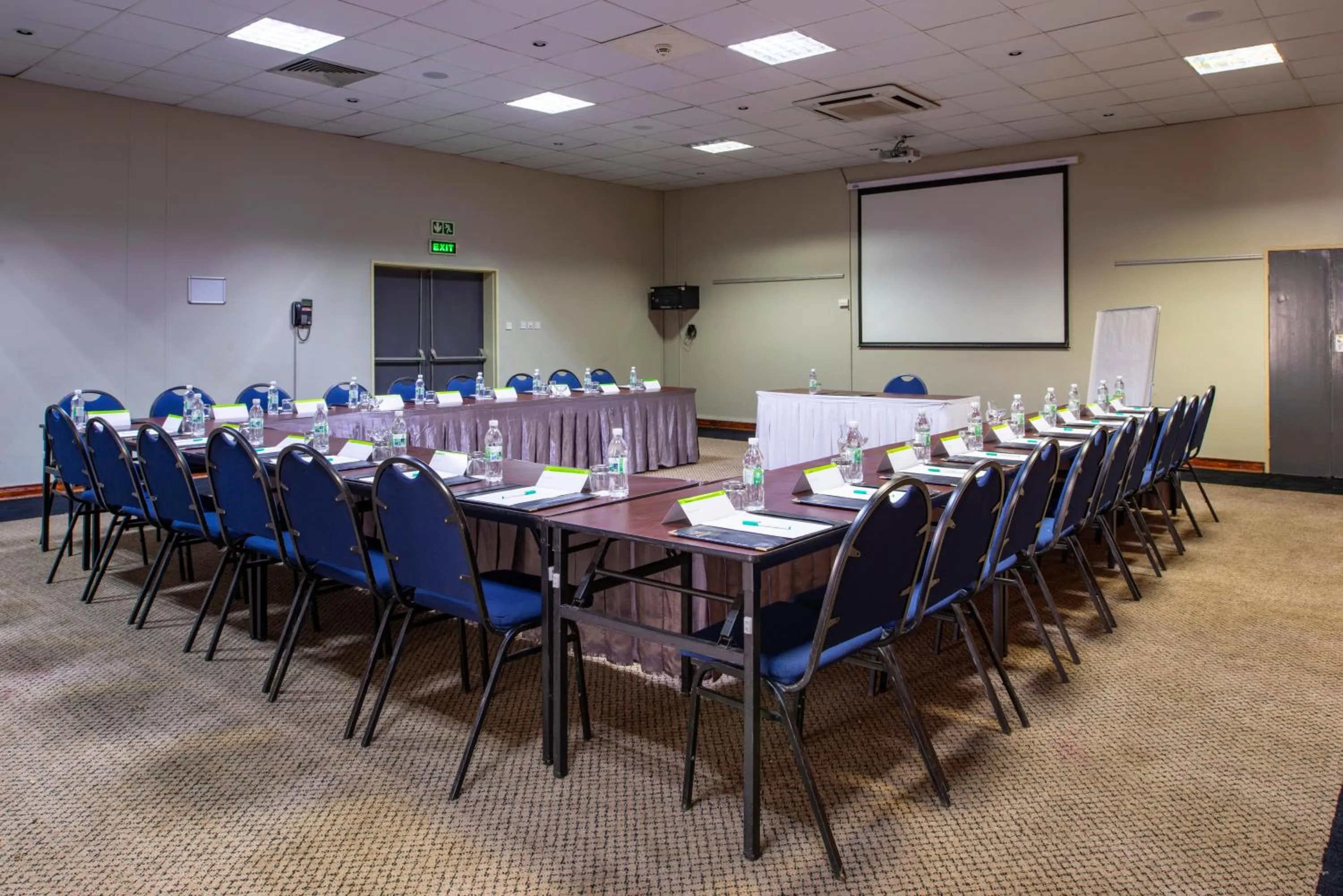 Meeting/conference room in Holiday Inn - Bulawayo by IHG