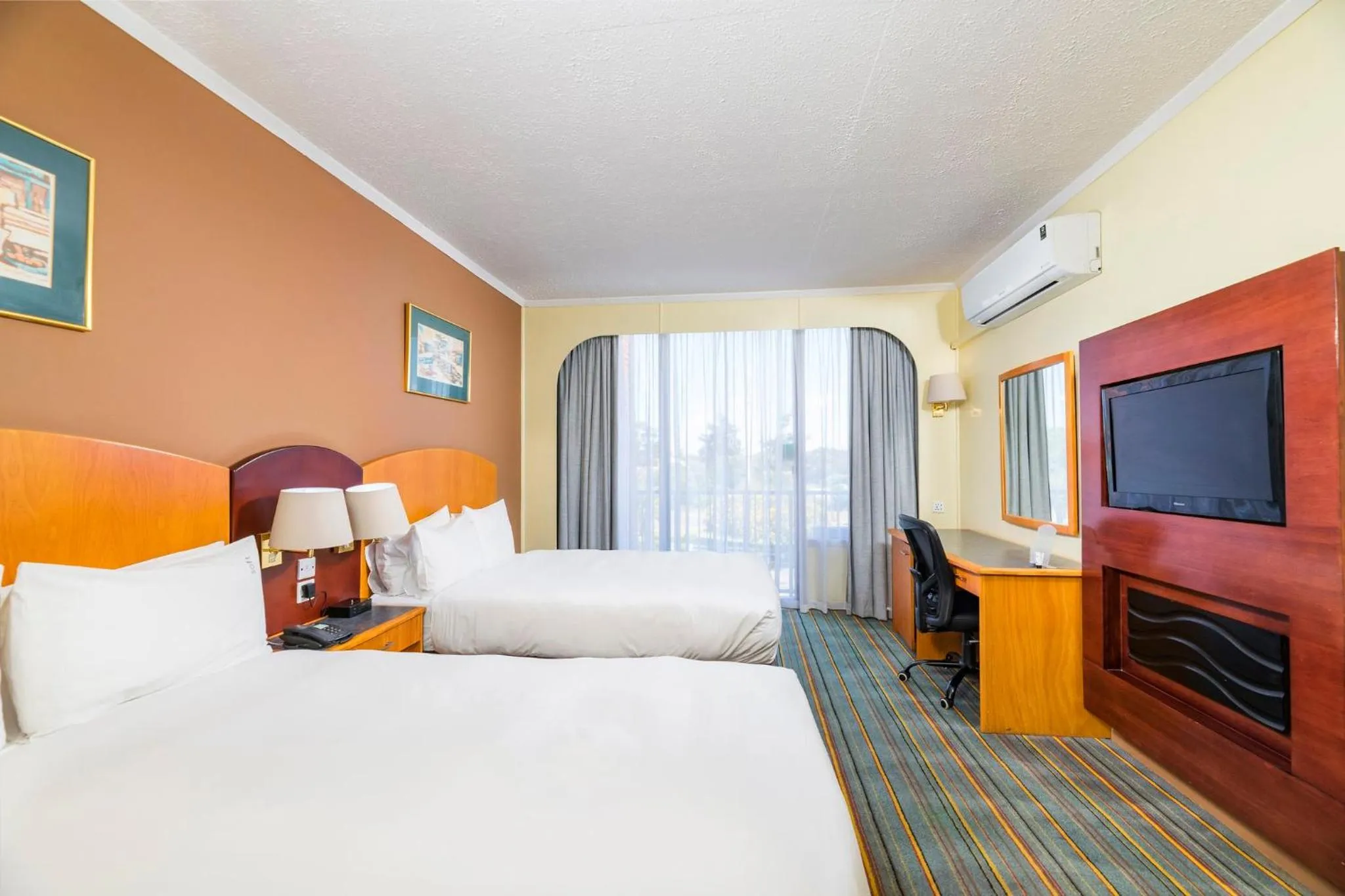 Photo of the whole room, Bed in Holiday Inn - Bulawayo by IHG