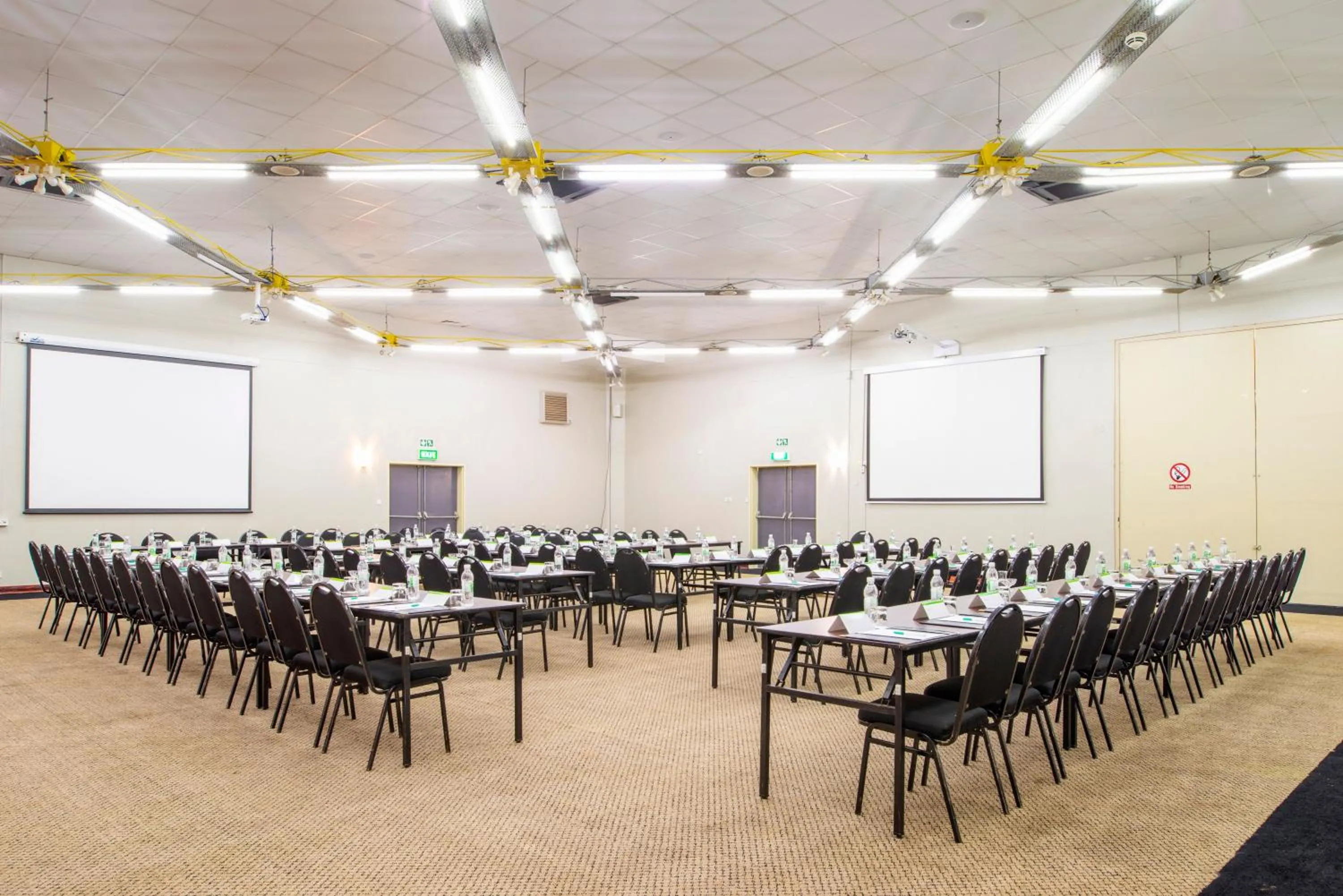 Meeting/conference room in Holiday Inn - Bulawayo by IHG