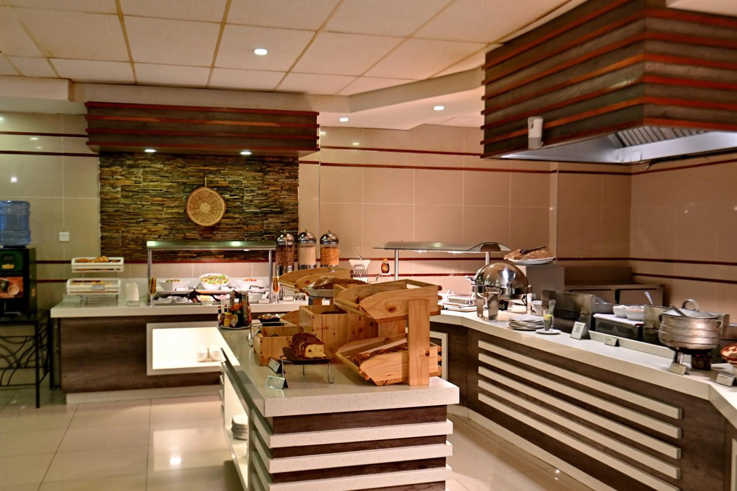 Restaurant/places to eat in Holiday Inn - Bulawayo by IHG