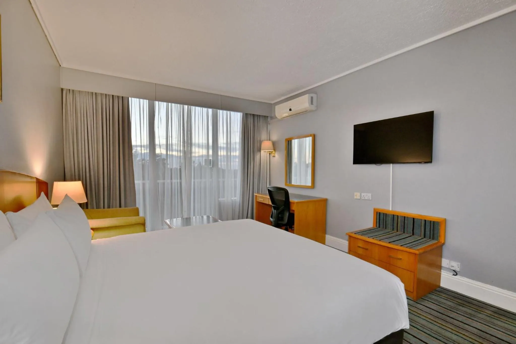 Photo of the whole room, Bed in Holiday Inn - Bulawayo by IHG