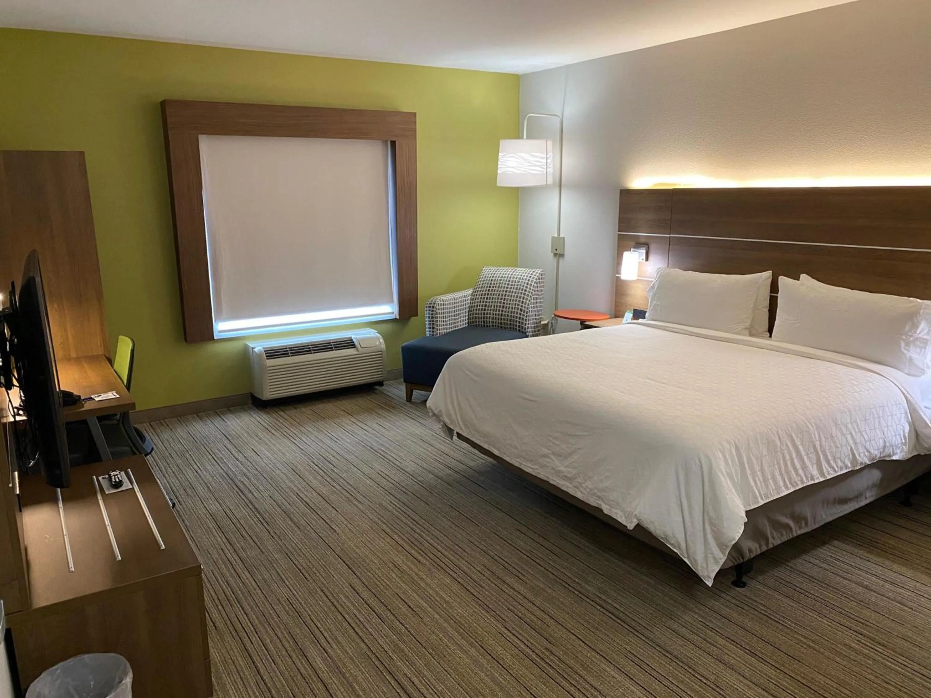 Photo of the whole room, Bed in Holiday Inn Express Columbia by IHG
