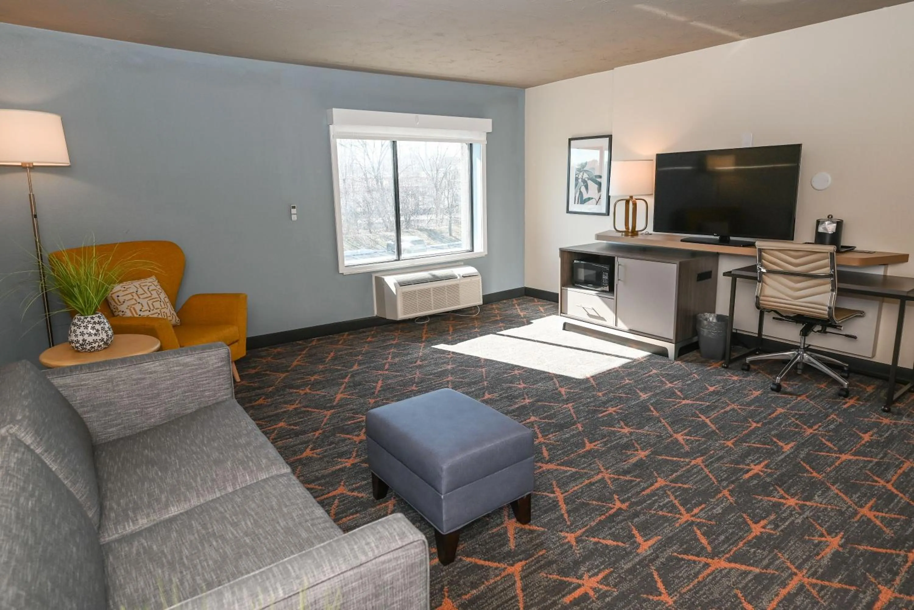 Bedroom in Holiday Inn Cleveland-Mayfield by IHG