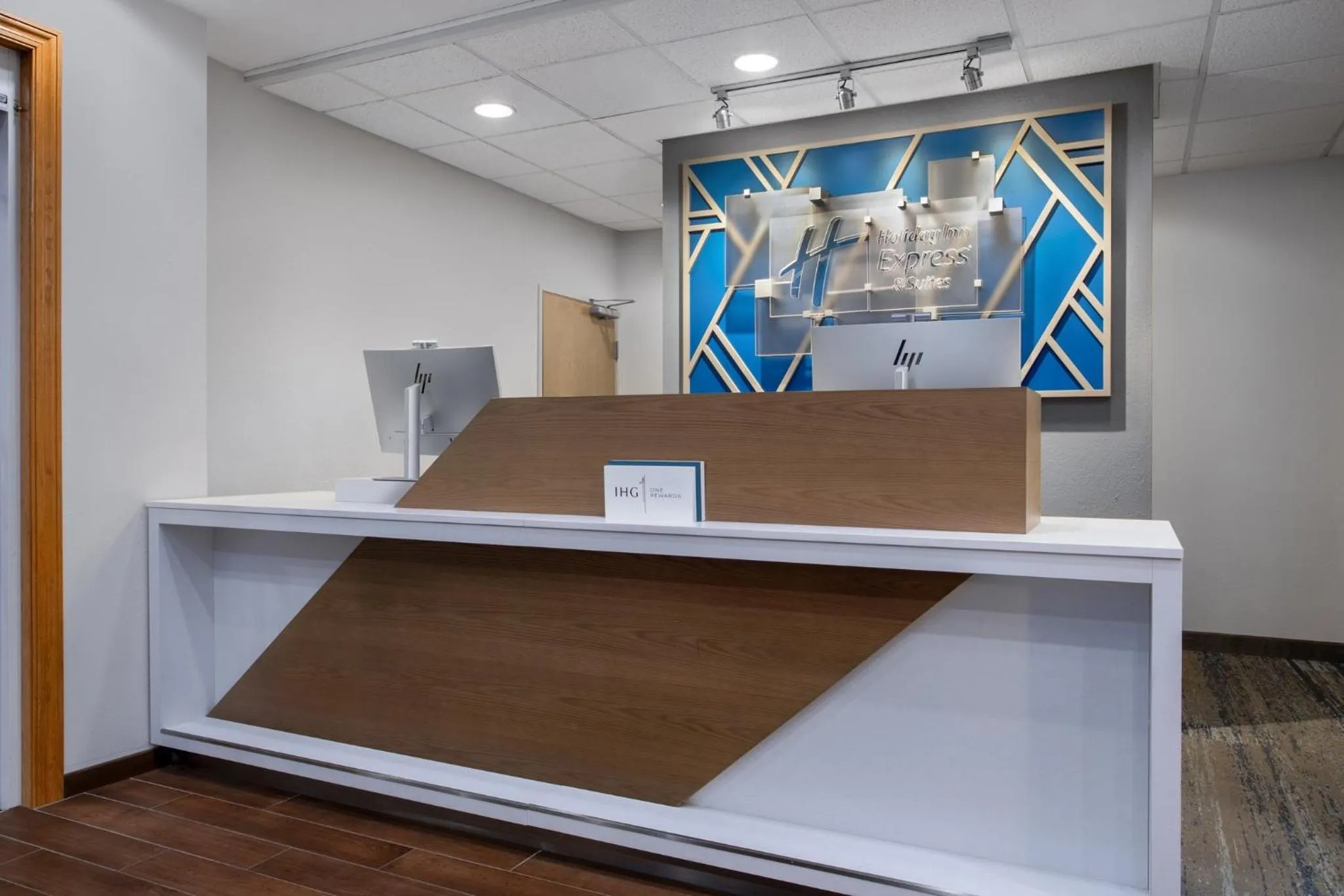 Property building in Holiday Inn Express & Suites Clinton by IHG