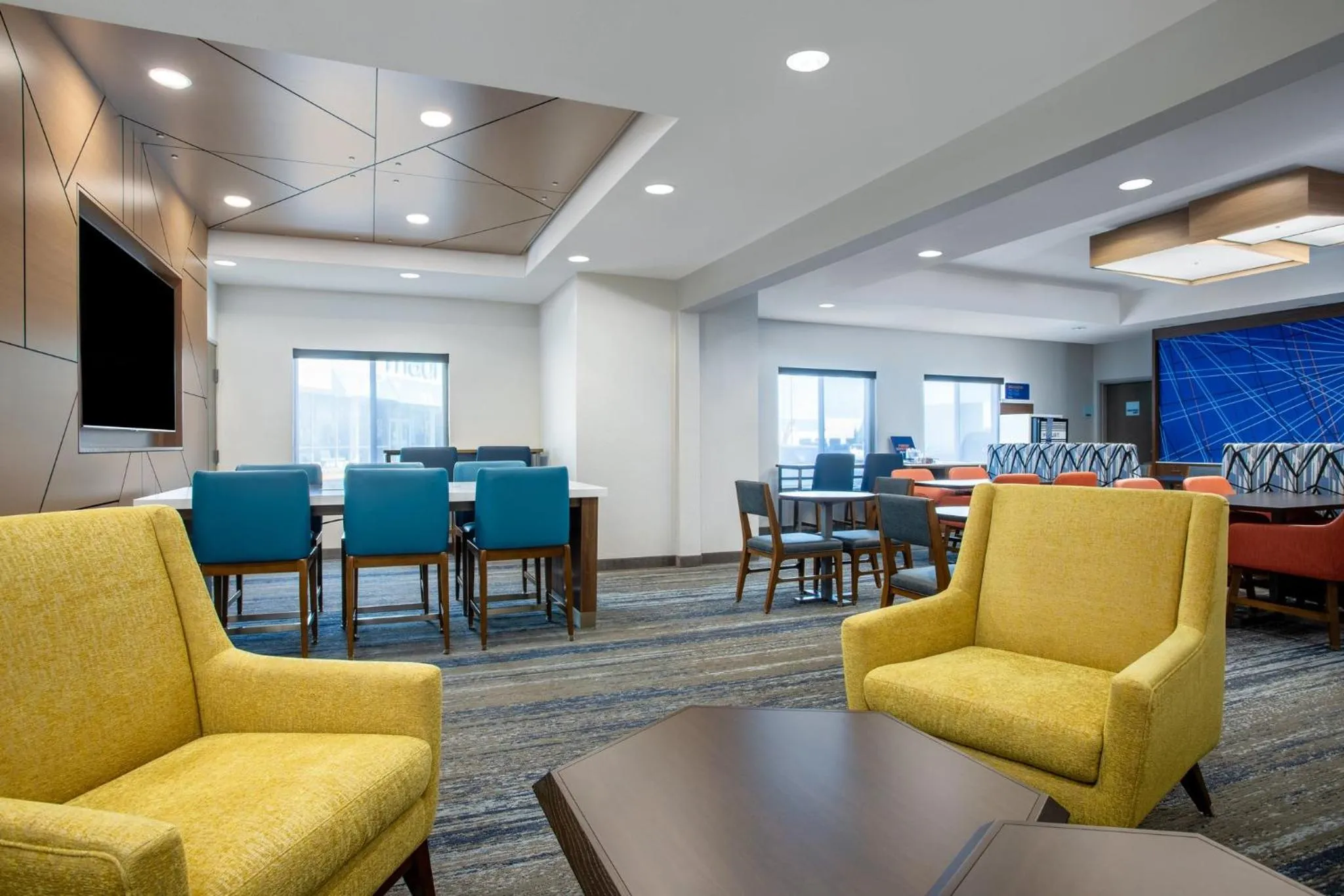 Property building in Holiday Inn Express & Suites Clinton by IHG