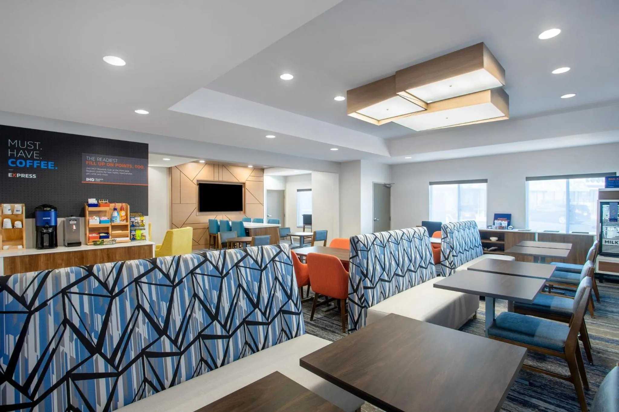 Breakfast in Holiday Inn Express & Suites Clinton by IHG