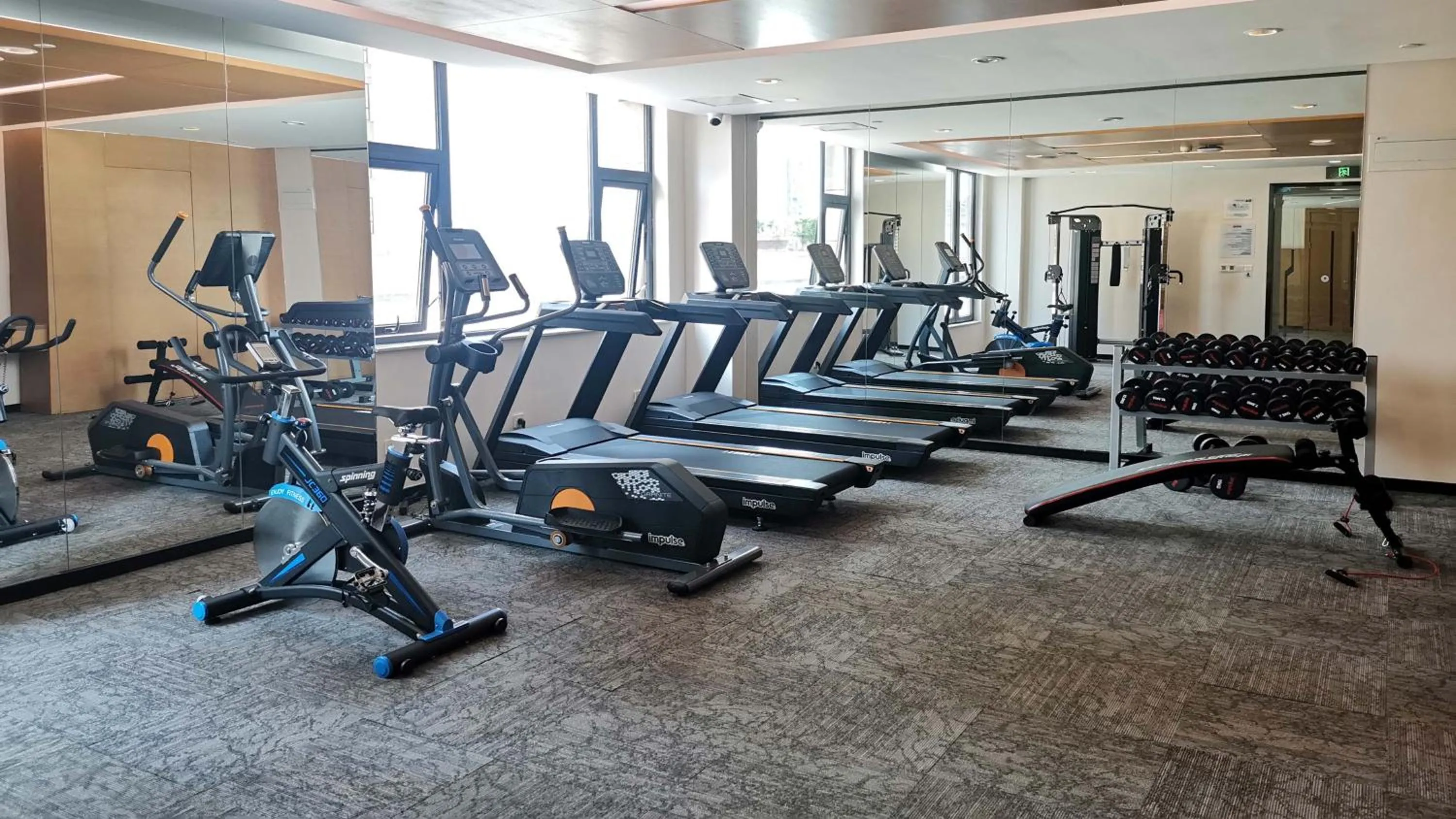 Fitness centre/facilities in Holiday Inn Express Chengdu Huanhuaxi by IHG-Near Jinsha Site Musem,Near Wuhou Temple Museum,Welcome drinks,Free gym,Free self-service laundry