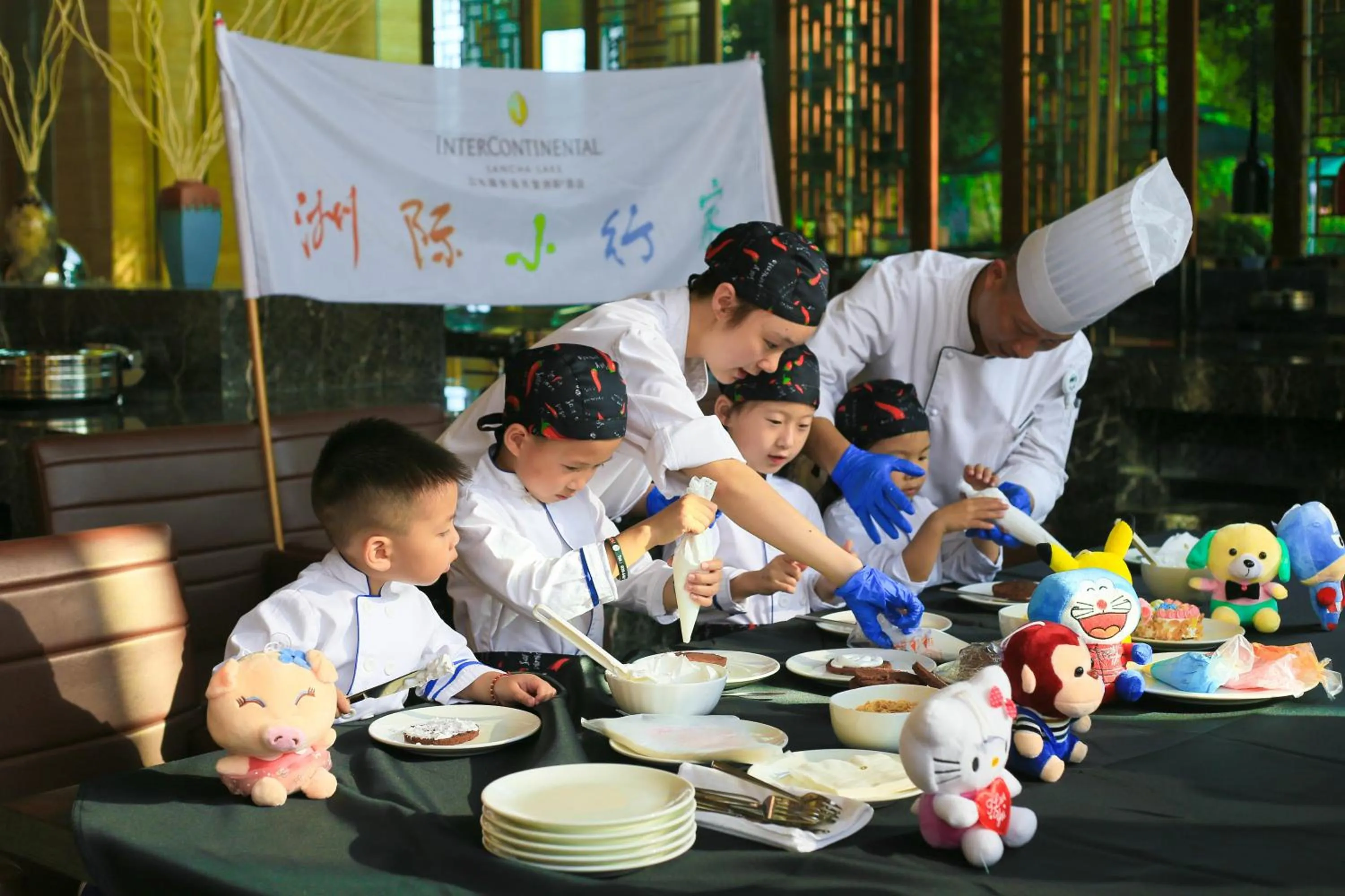 Lobby or reception in InterContinental Sancha Lake by IHG