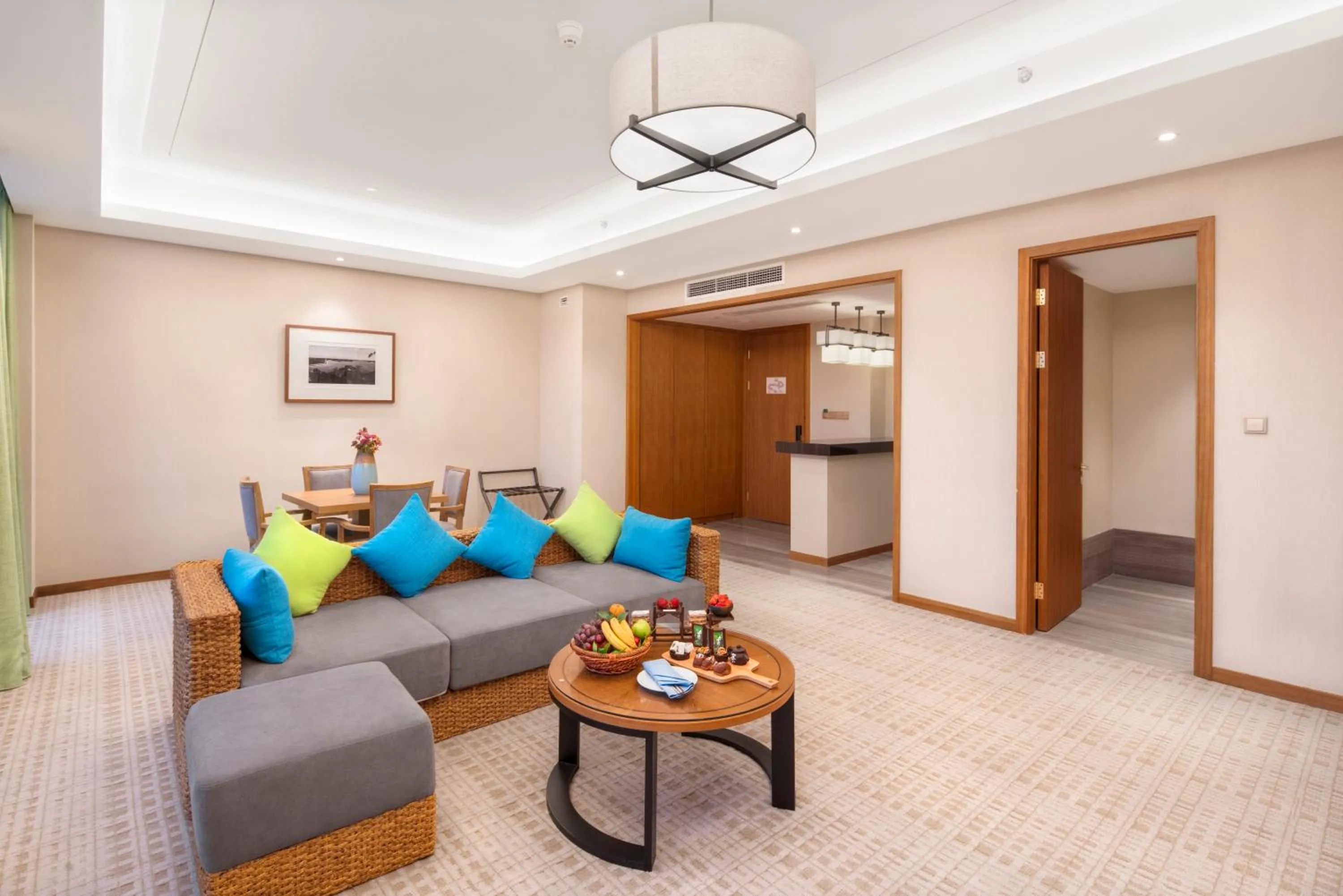 Photo of the whole room in InterContinental Sancha Lake by IHG