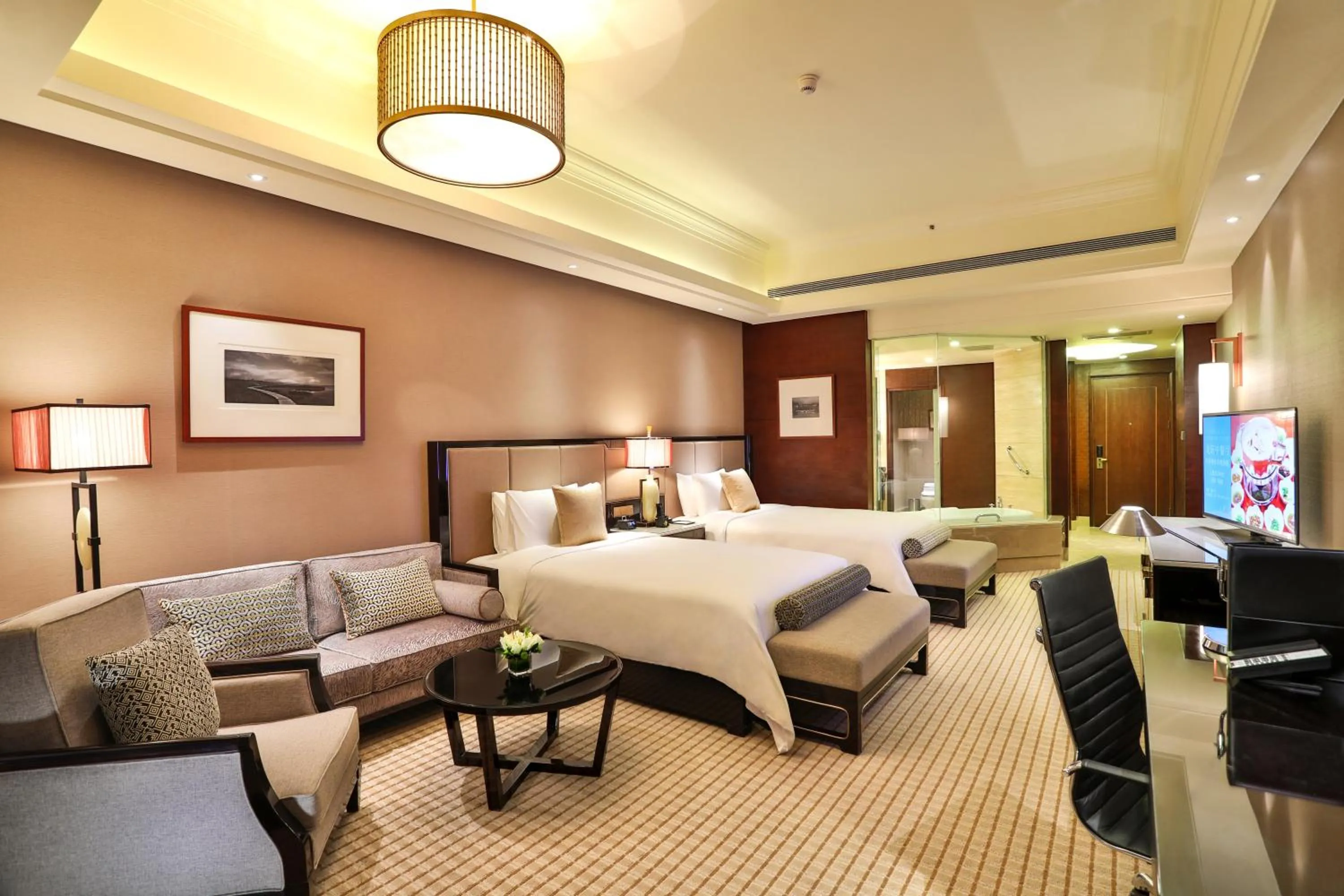 Photo of the whole room, Bed in InterContinental Sancha Lake by IHG