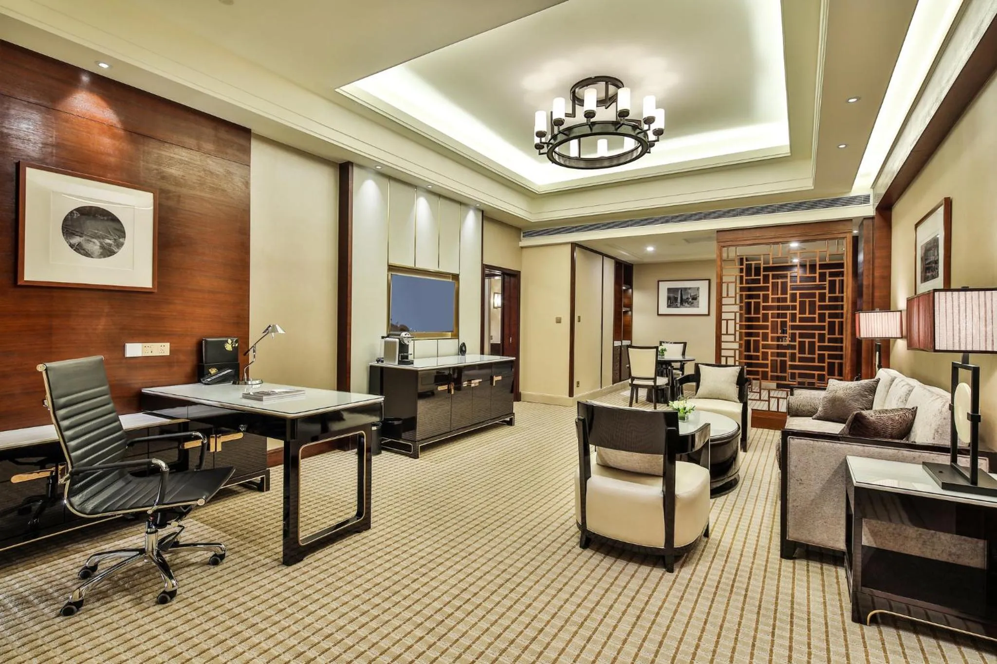 Photo of the whole room in InterContinental Sancha Lake by IHG