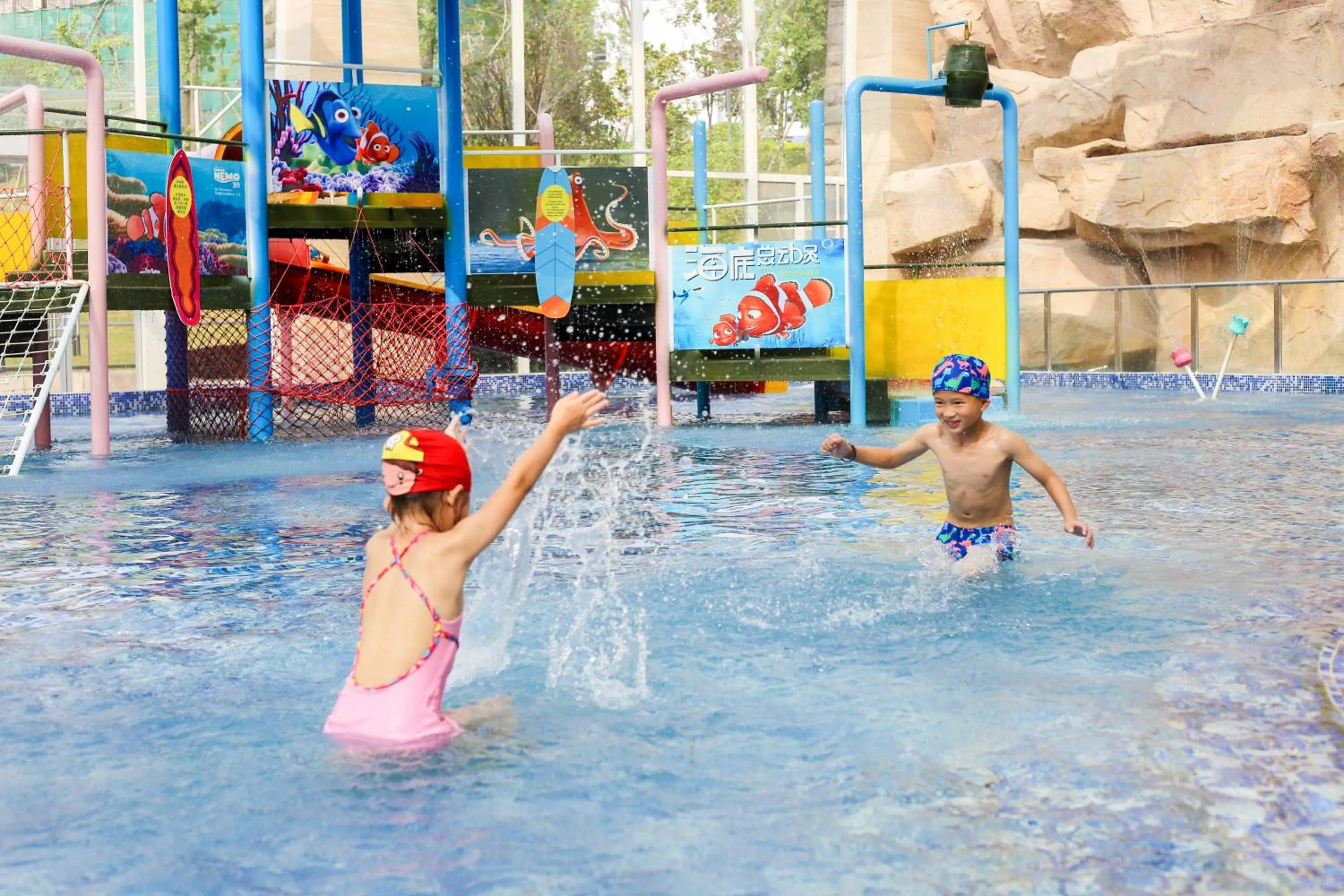 Swimming pool in InterContinental Sancha Lake by IHG