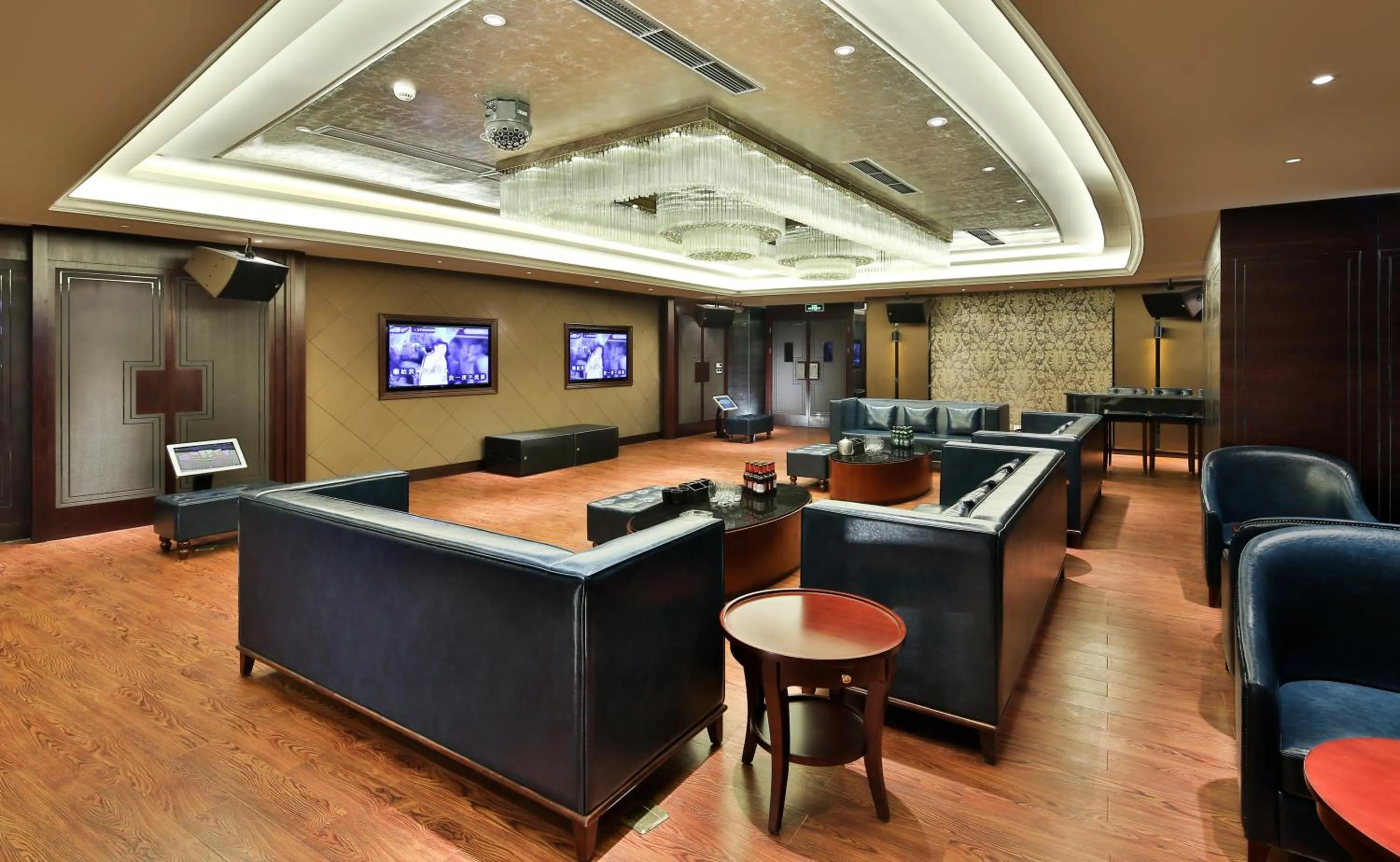 Lobby or reception in InterContinental Sancha Lake by IHG