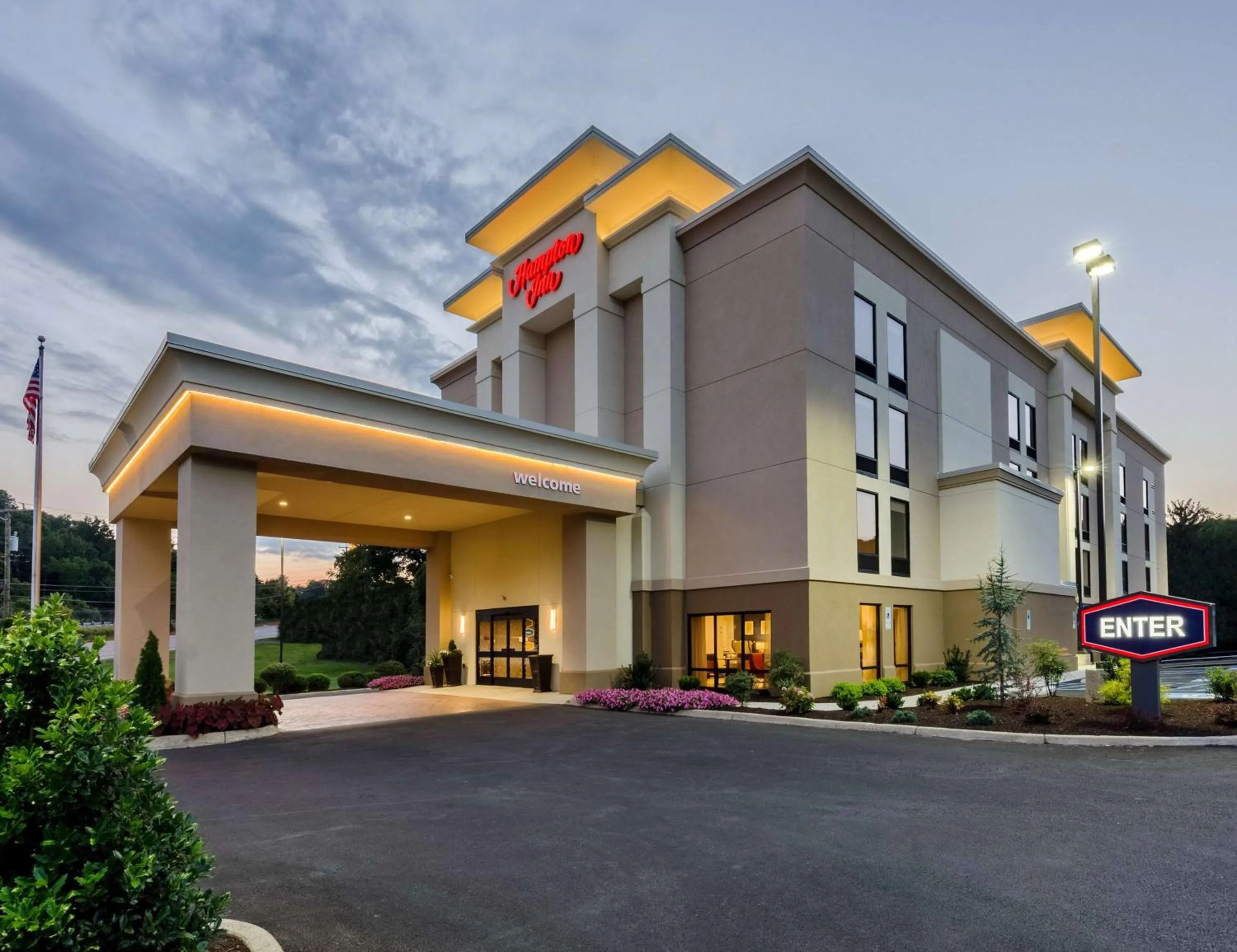 Property building in Hampton Inn Covington VA