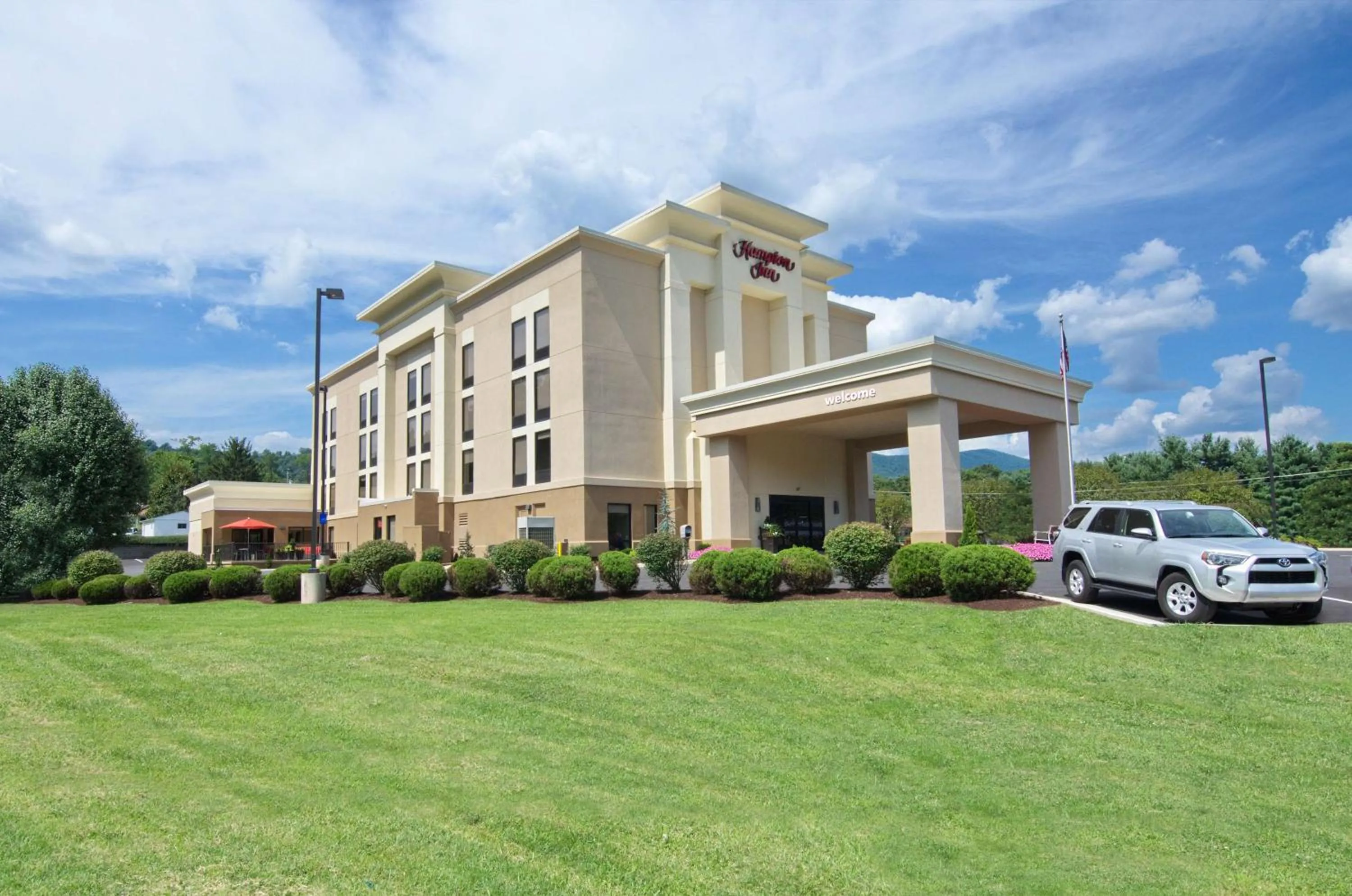 Property building in Hampton Inn Covington VA