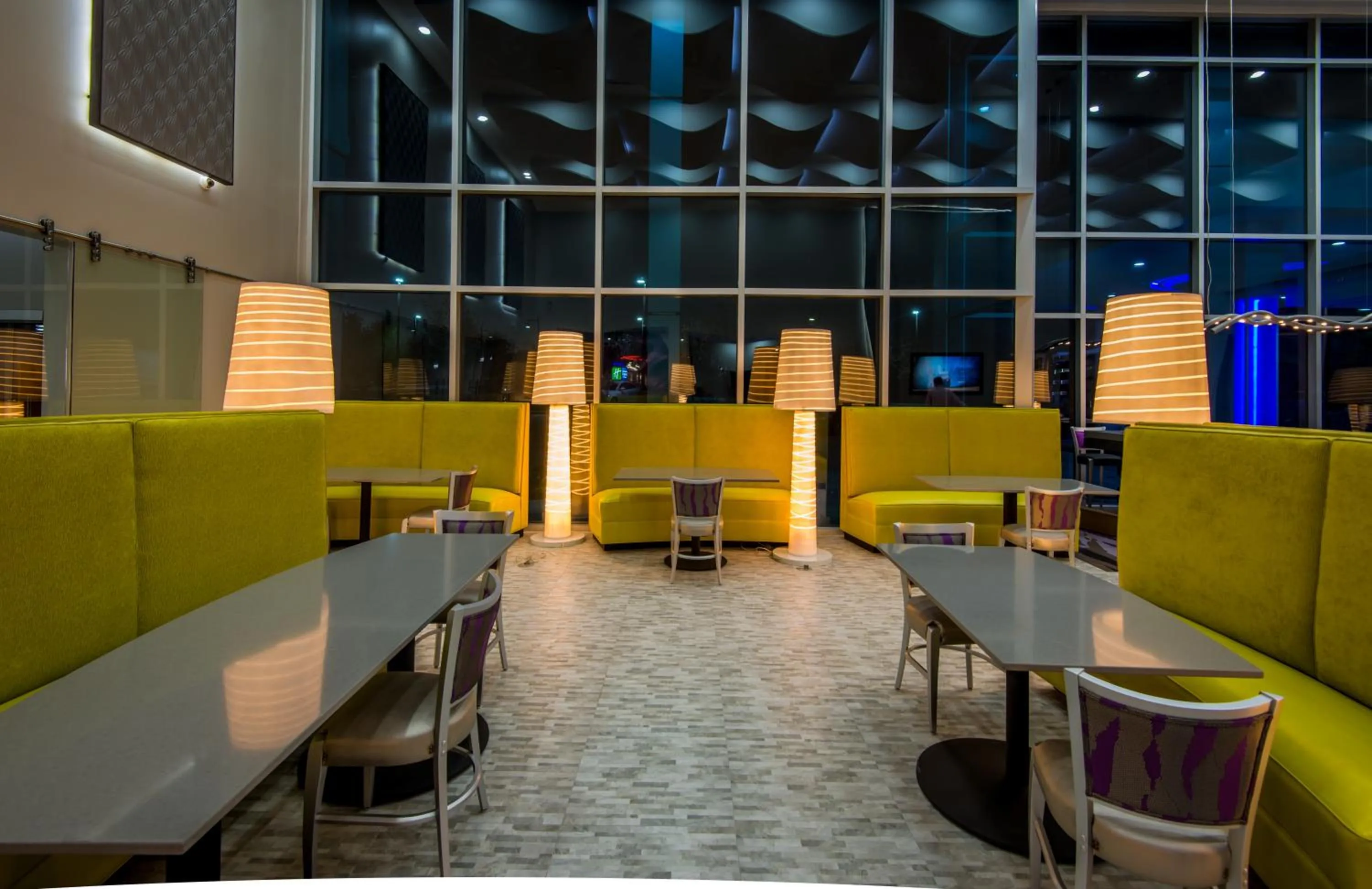 Breakfast in Holiday Inn Express & Suites Garland E - Lake Hubbard I30 by IHG