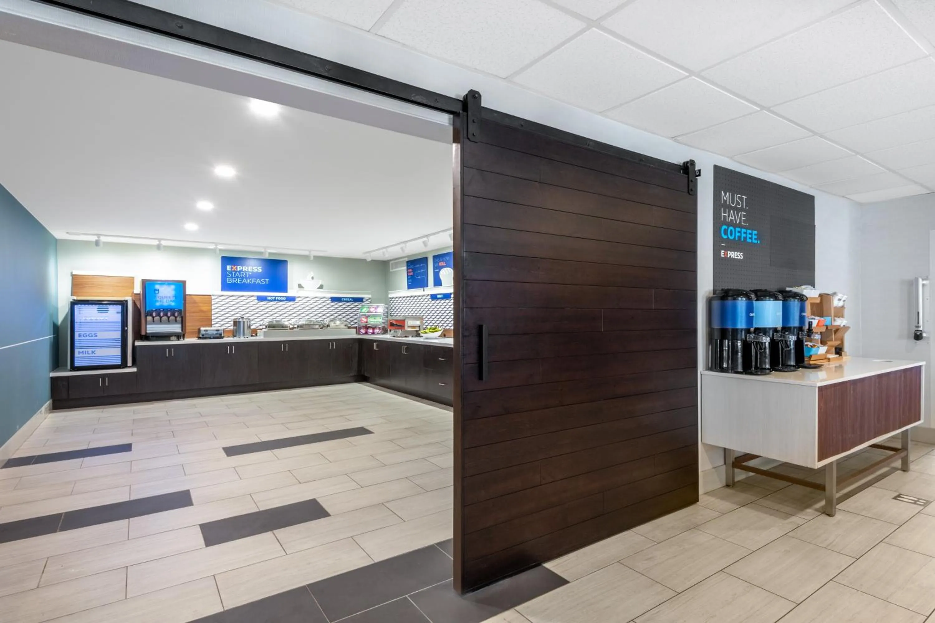 Breakfast in Holiday Inn Express & Suites Wheat Ridge-Denver West by IHG