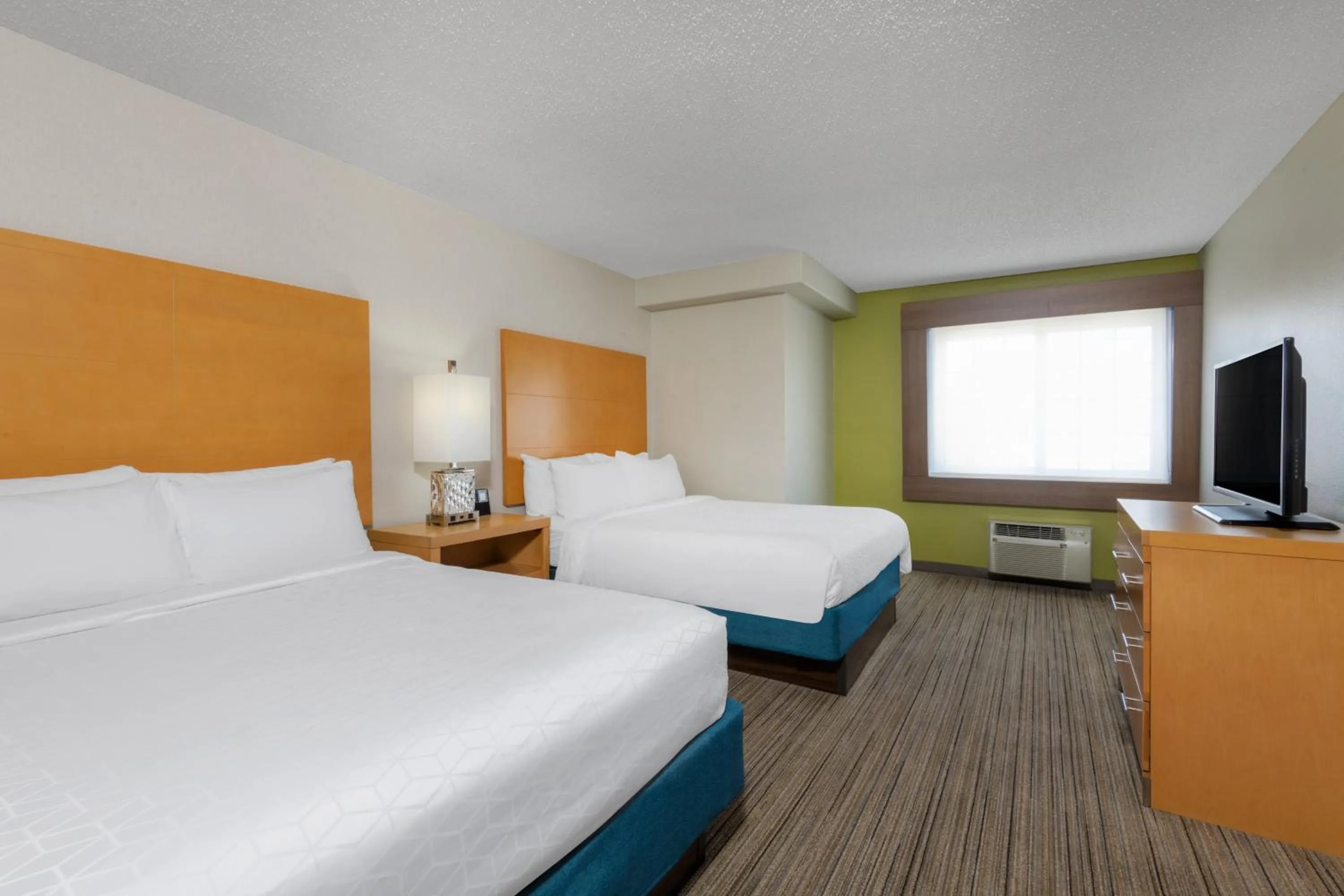 Photo of the whole room, Bed in Holiday Inn Express & Suites Wheat Ridge-Denver West by IHG